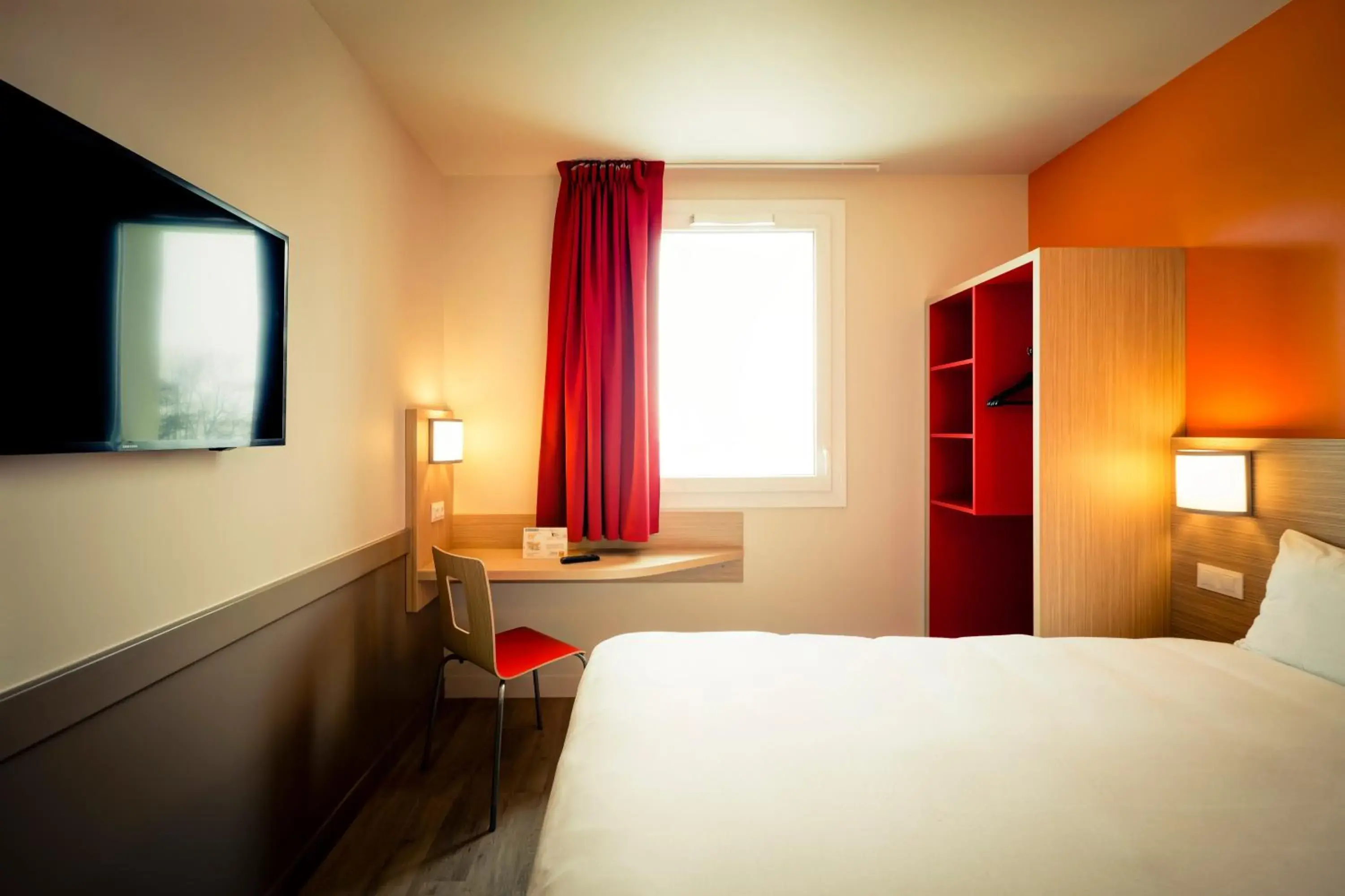 Comfort Double Room in greet Hôtel Prévessin Genève Aéroport Comfort Double Room in greet Hôtel Prévessin Genève Aéroport