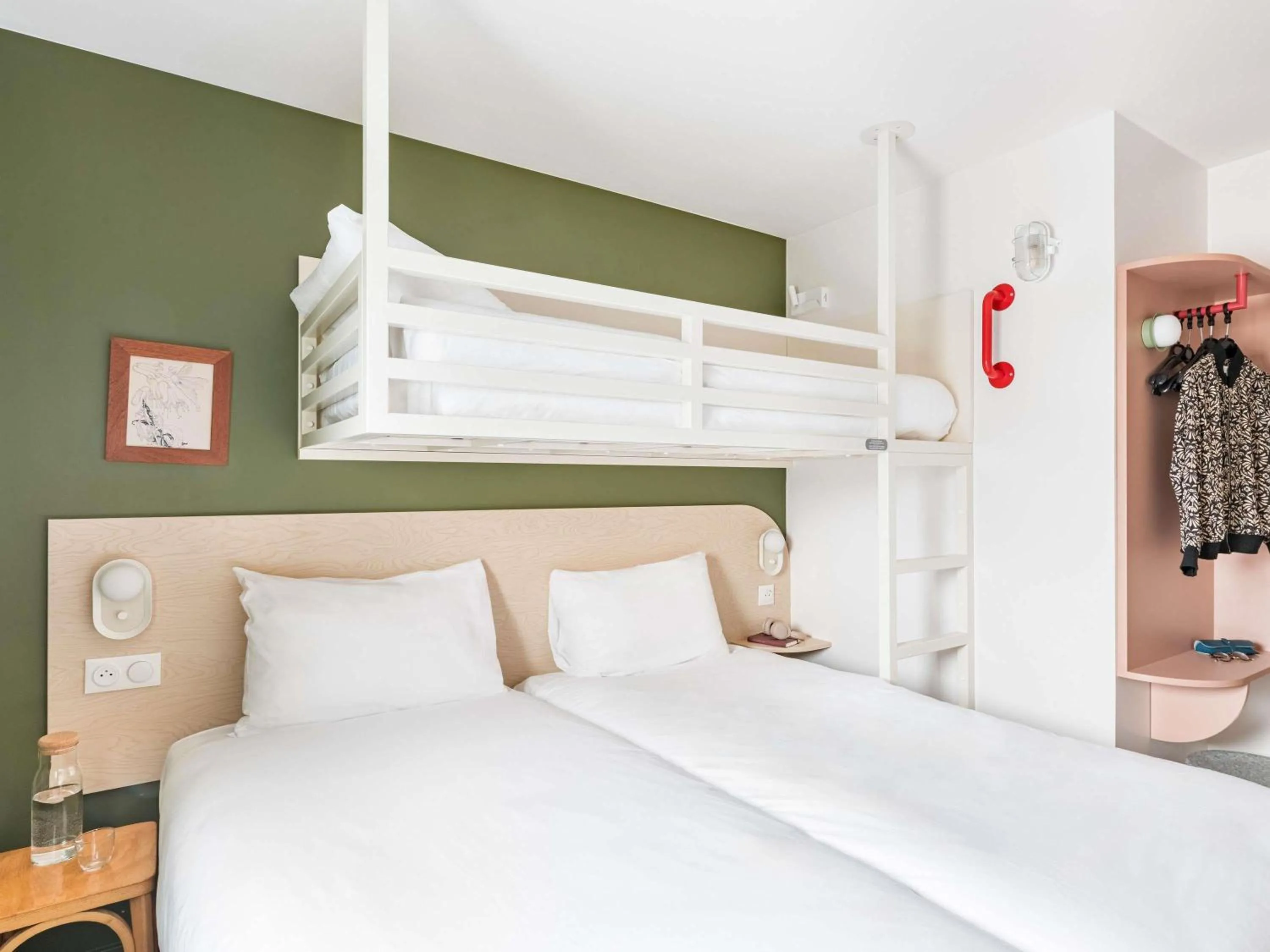 Bedroom, Bed in greet Hôtel Prévessin Genève Aéroport