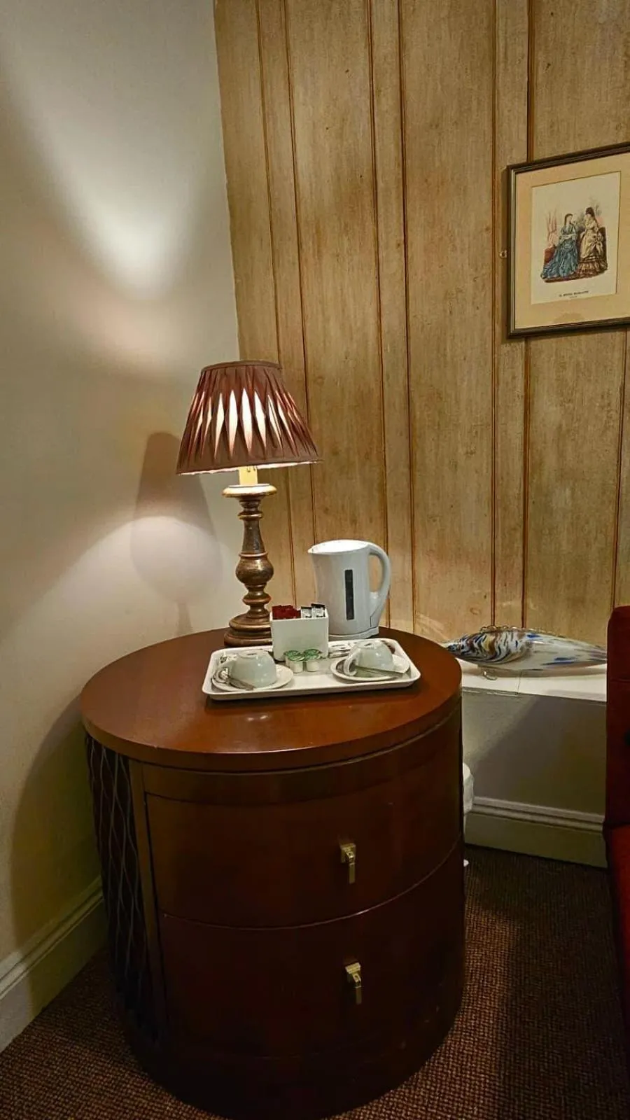 Bedroom, Bed in The Rose and Crown Hotel