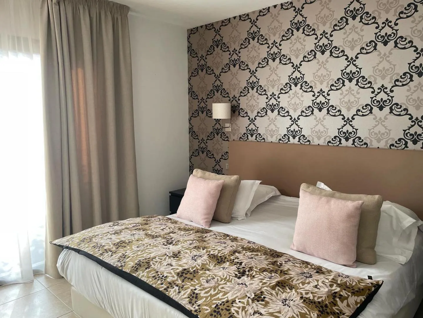 Bed in Hotel & Restaurant Les Bergeries d'Alata