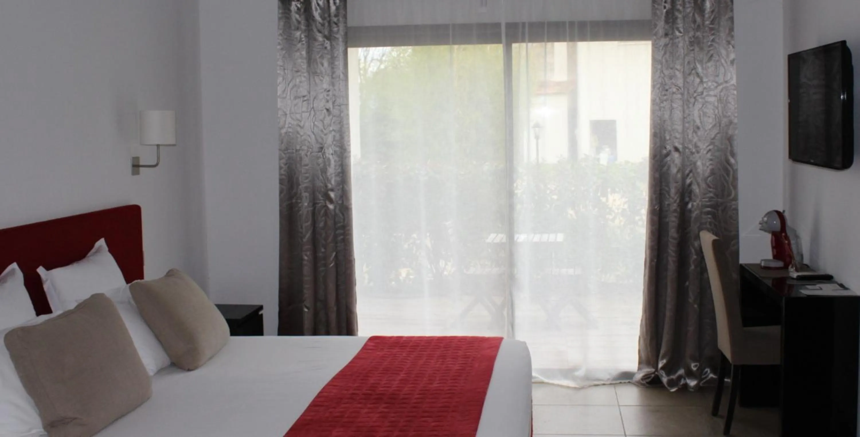 Day, Bed in Hotel & Restaurant Les Bergeries d'Alata