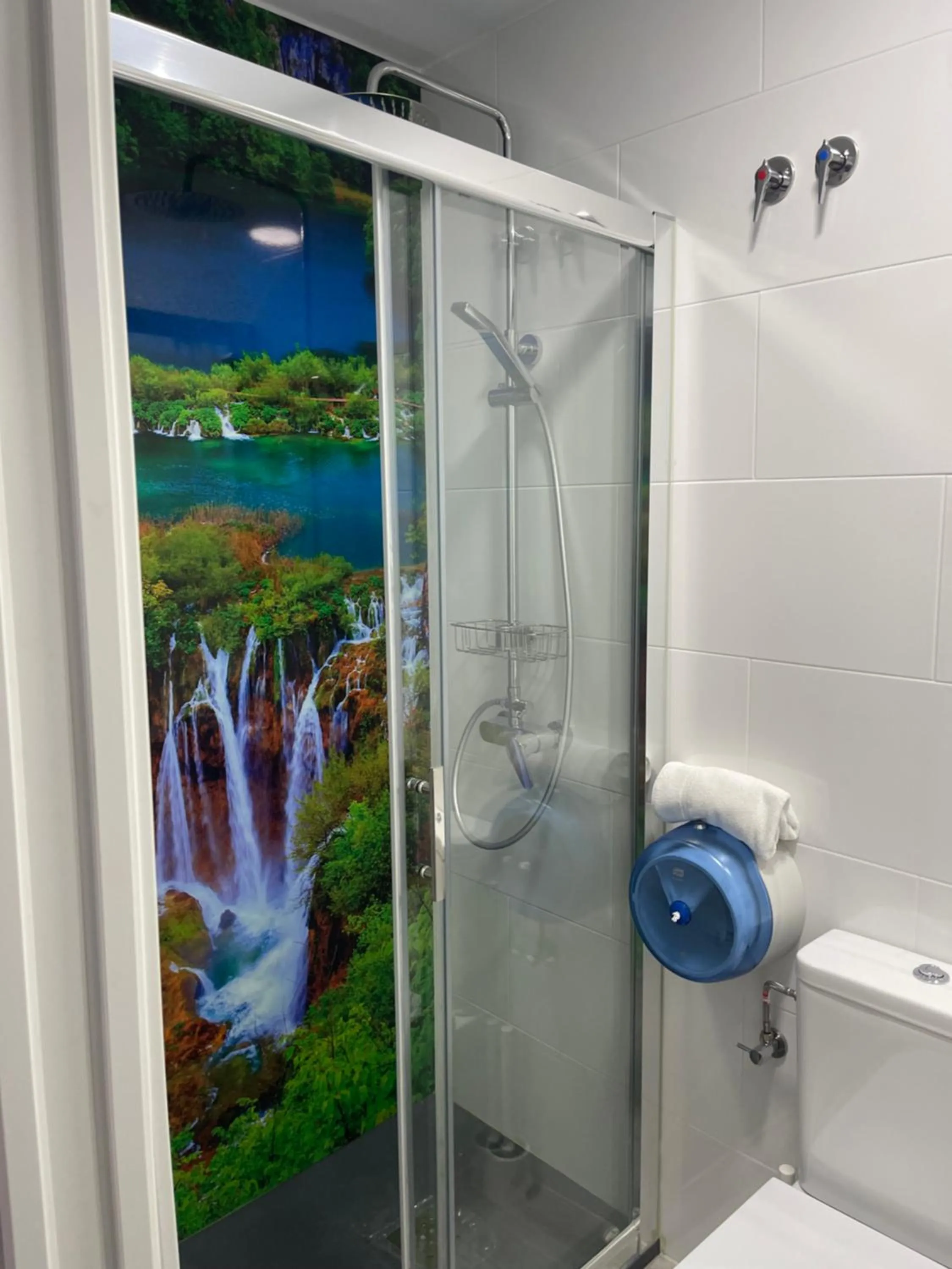 Bathroom in Viana Rooms Córdoba