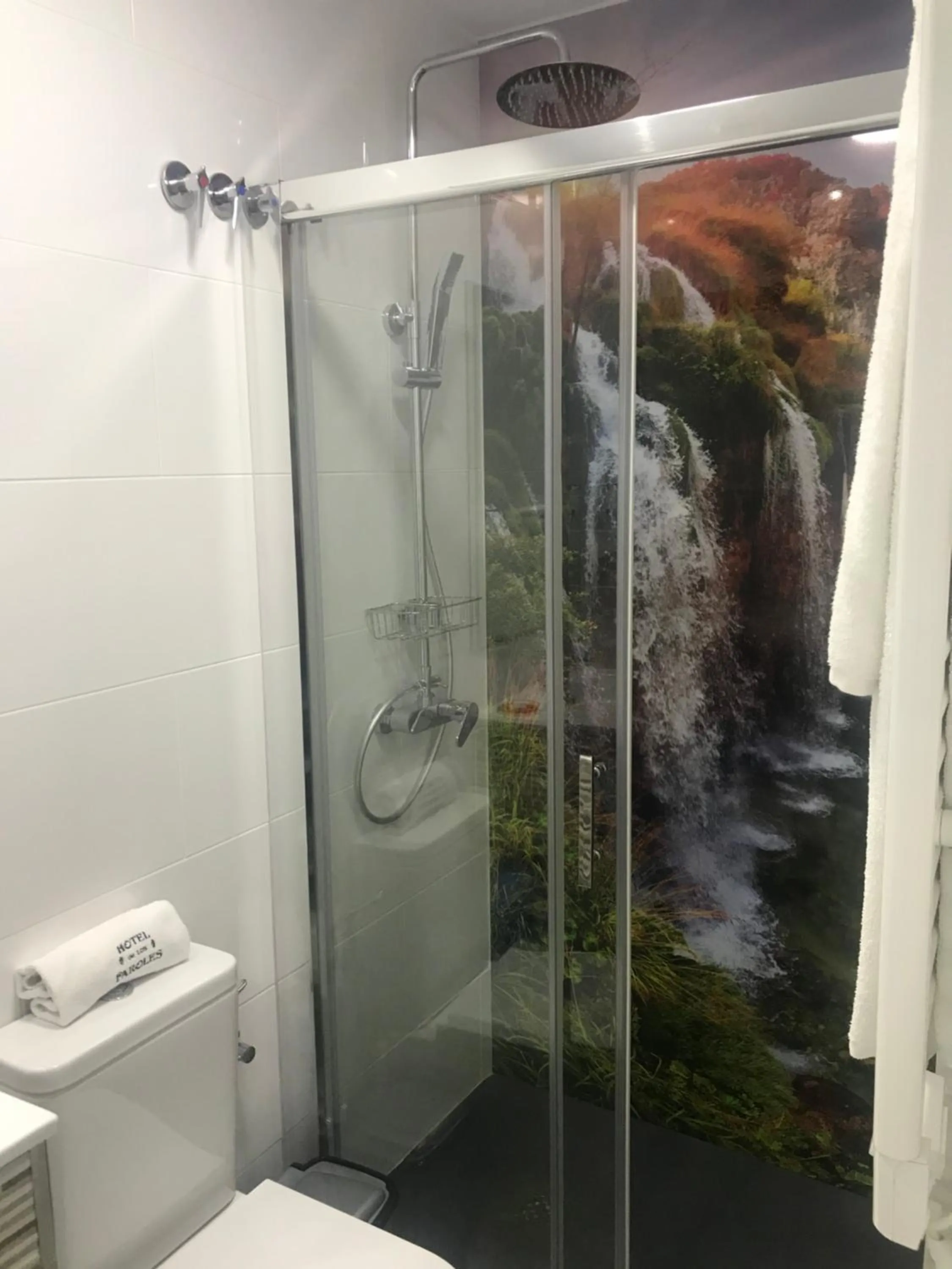 Shower in Viana Rooms Córdoba