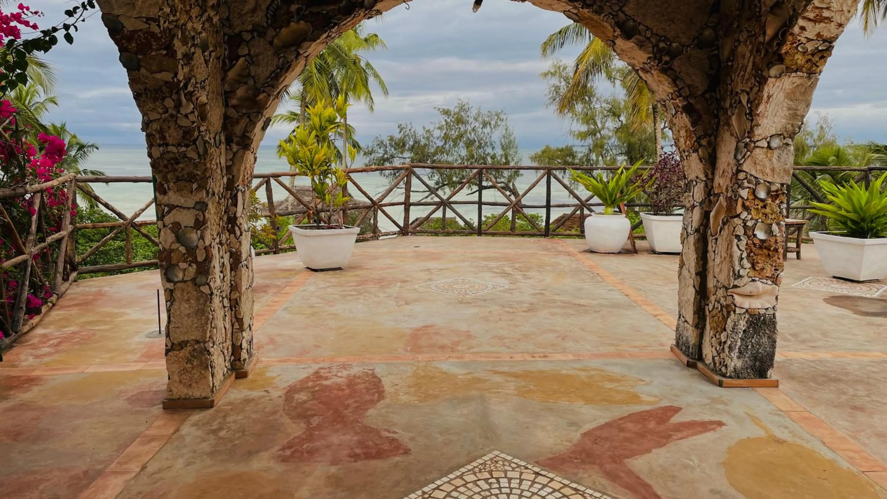 Patio in Samaki Lodge & Spa