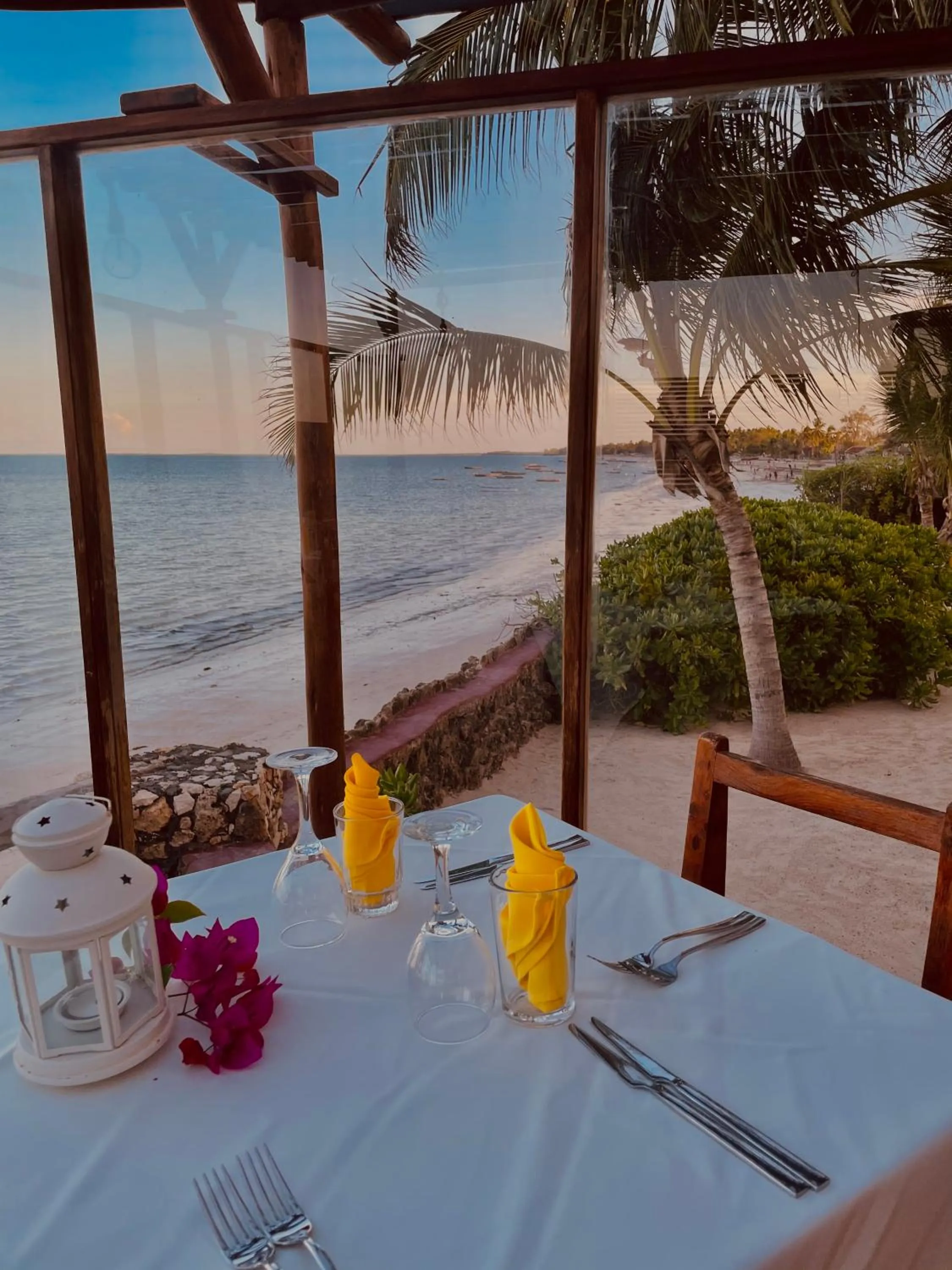 Restaurant/places to eat in Samaki Lodge & Spa