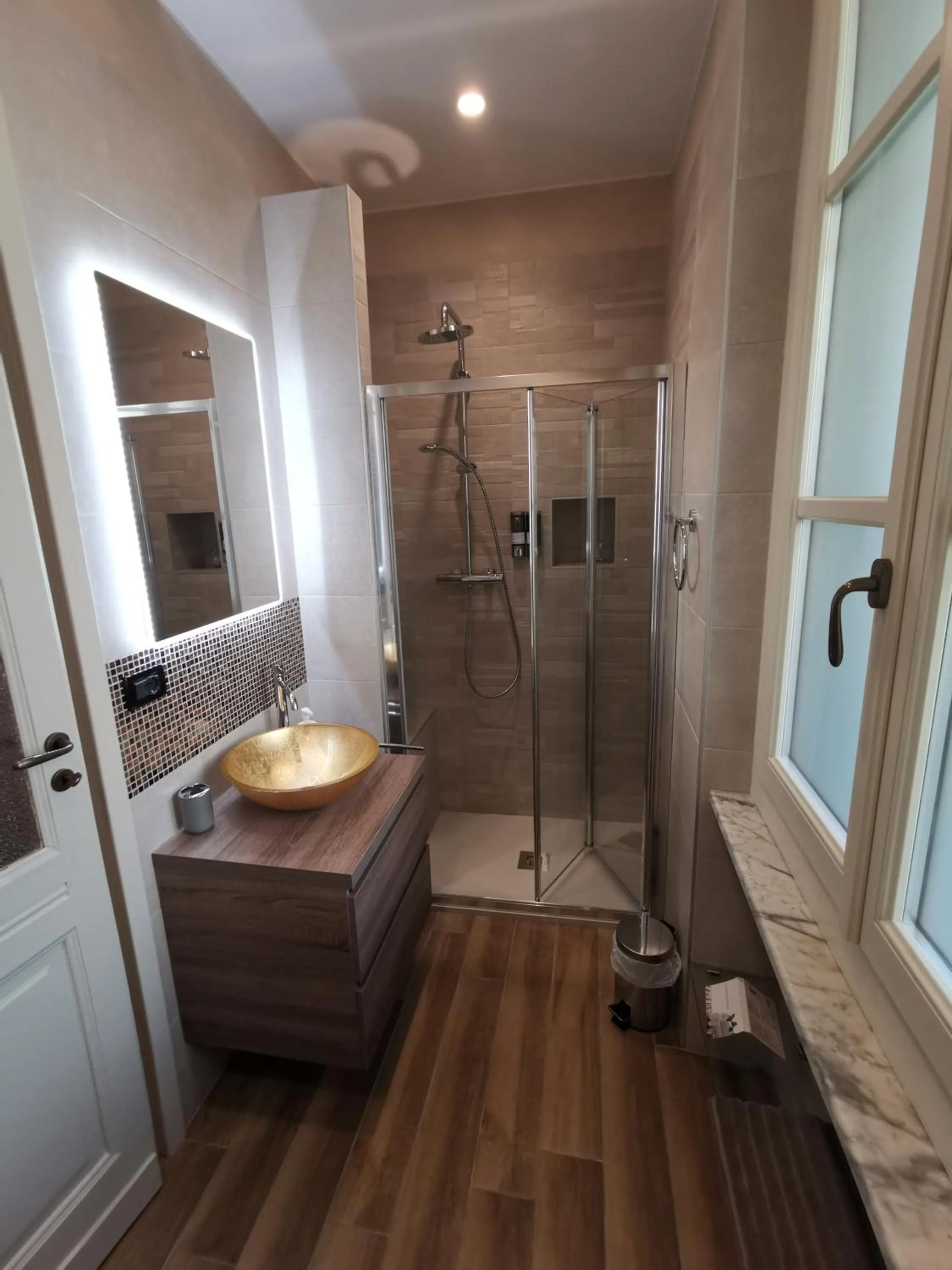 Shower in B&B Ad Quintum Torino