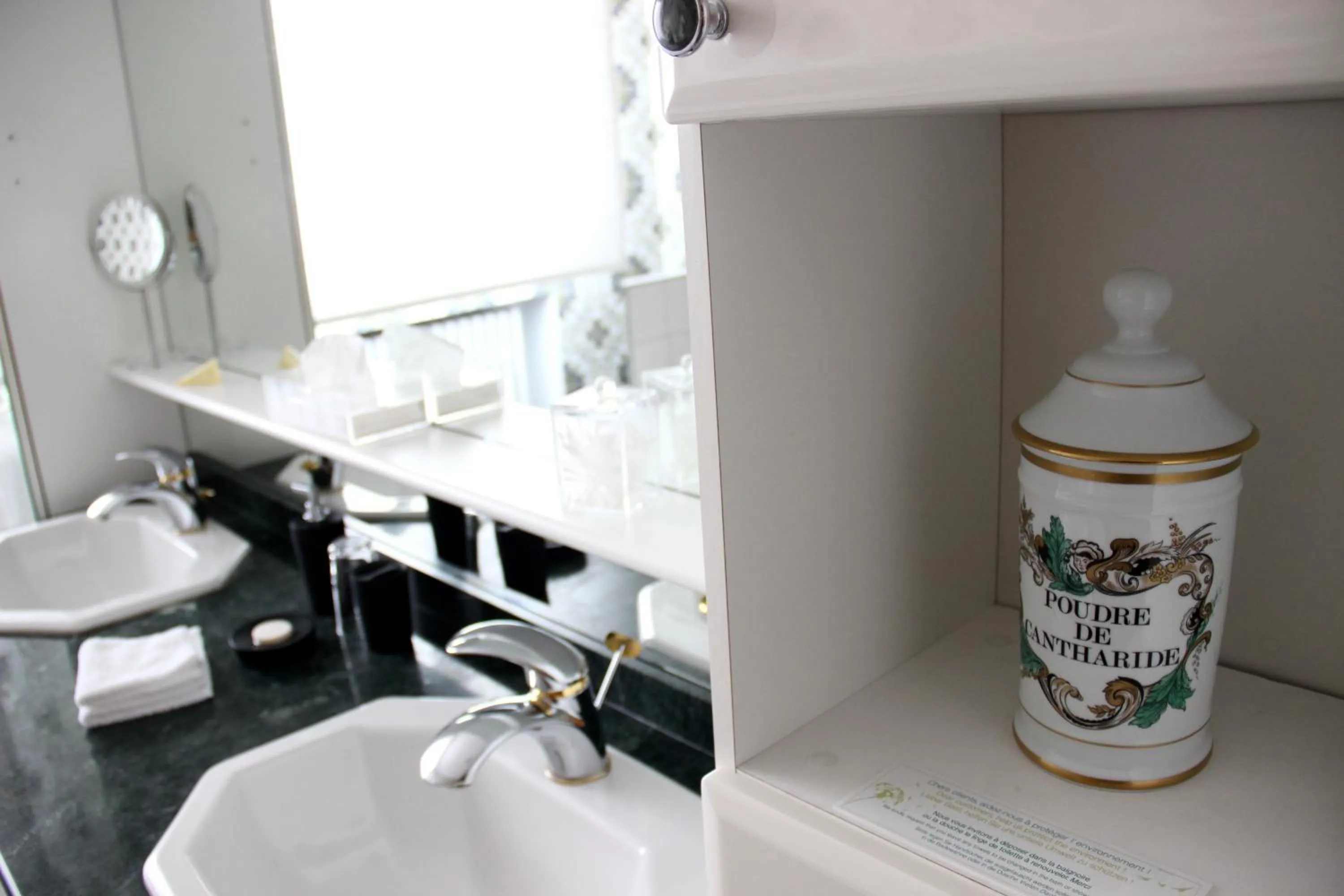 Bathroom in B&B Le Cercle De Malines