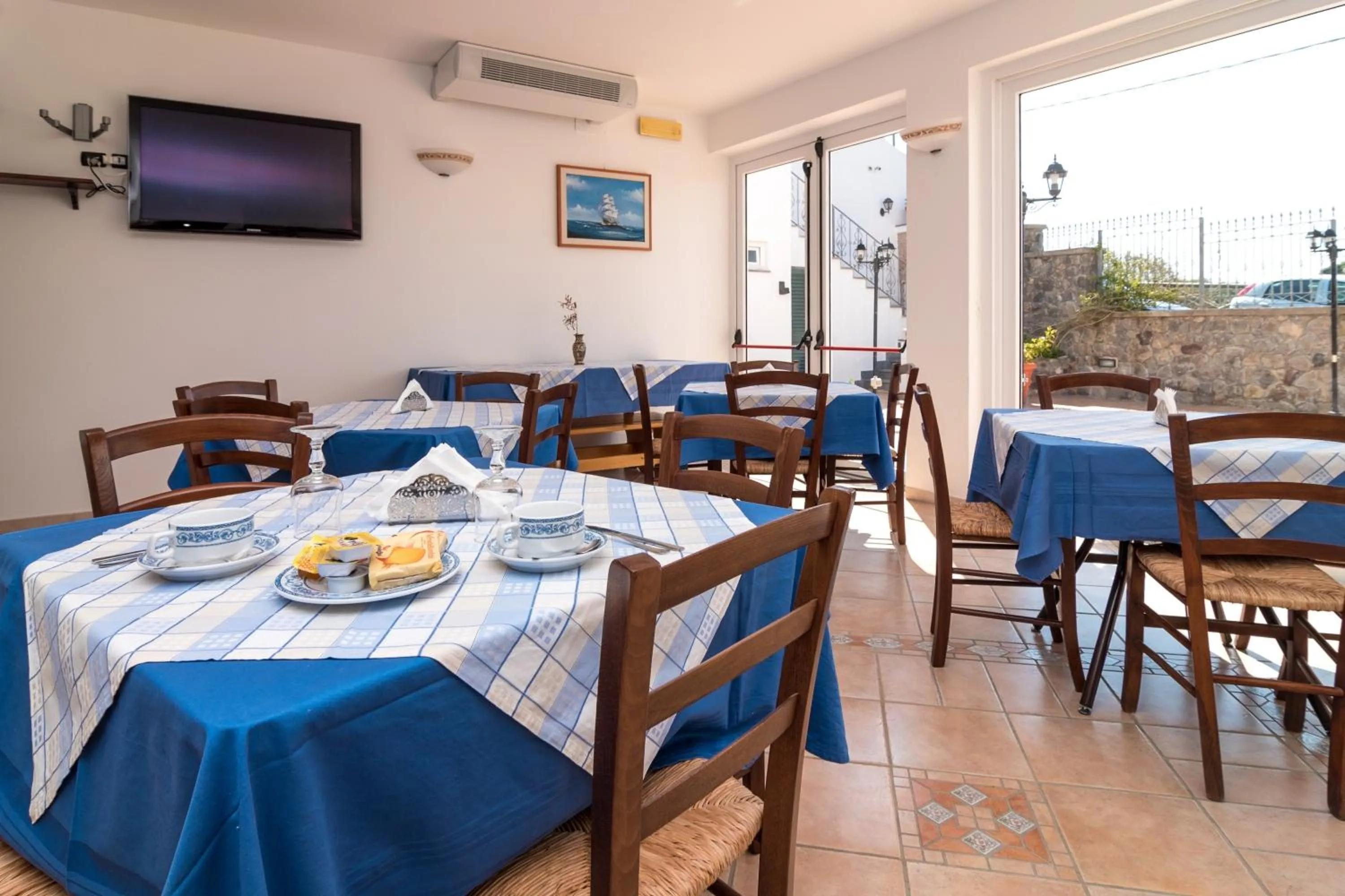 Restaurant/places to eat in Hotel Villa Fumerie