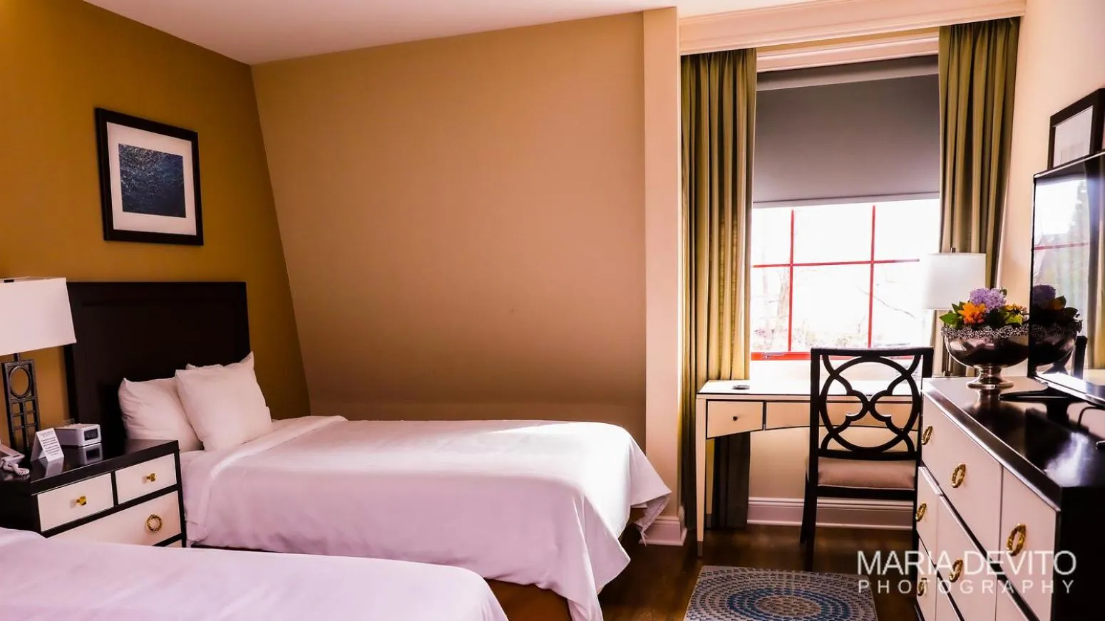 Bed in Norwalk Inn & Conference Center