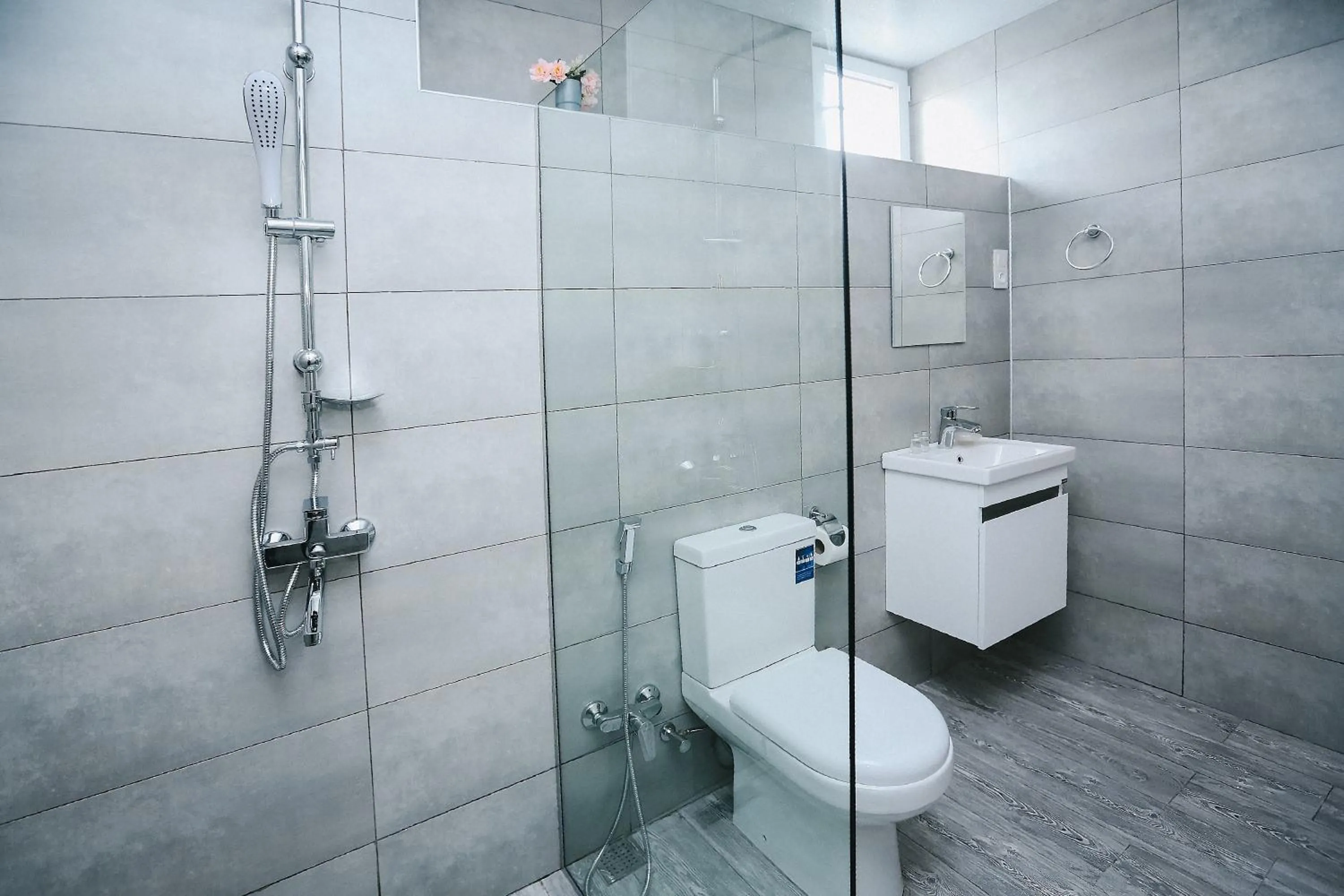 Shower in Hotel Tamar Mepe