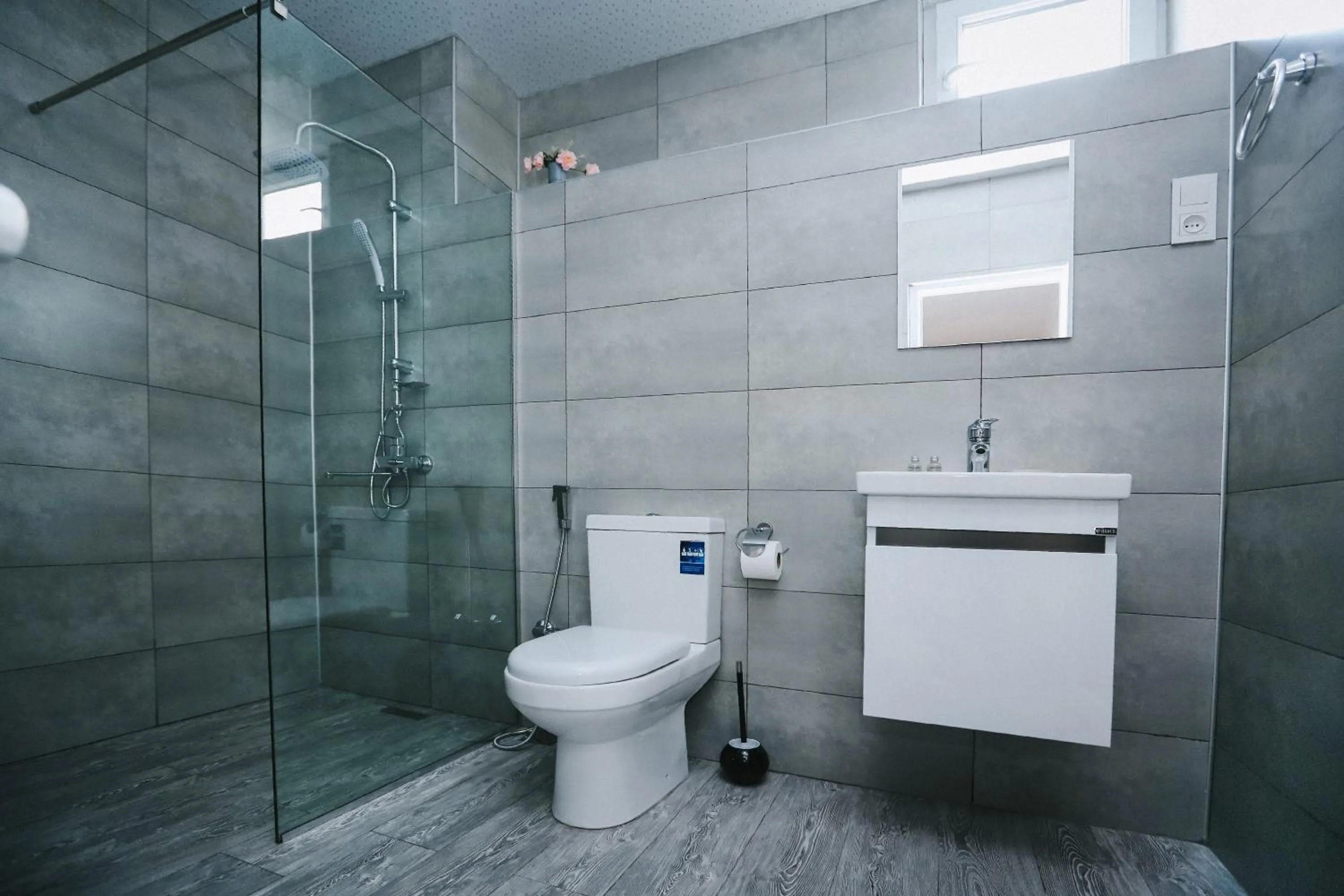 Shower in Hotel Tamar Mepe