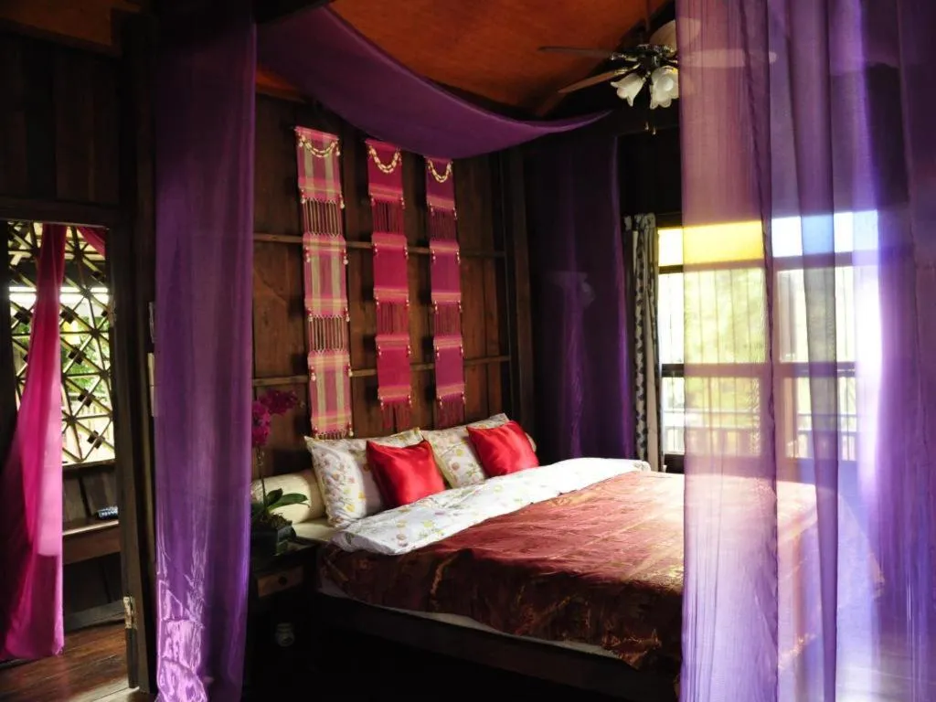 Bed in Chiang Mai Summer Resort