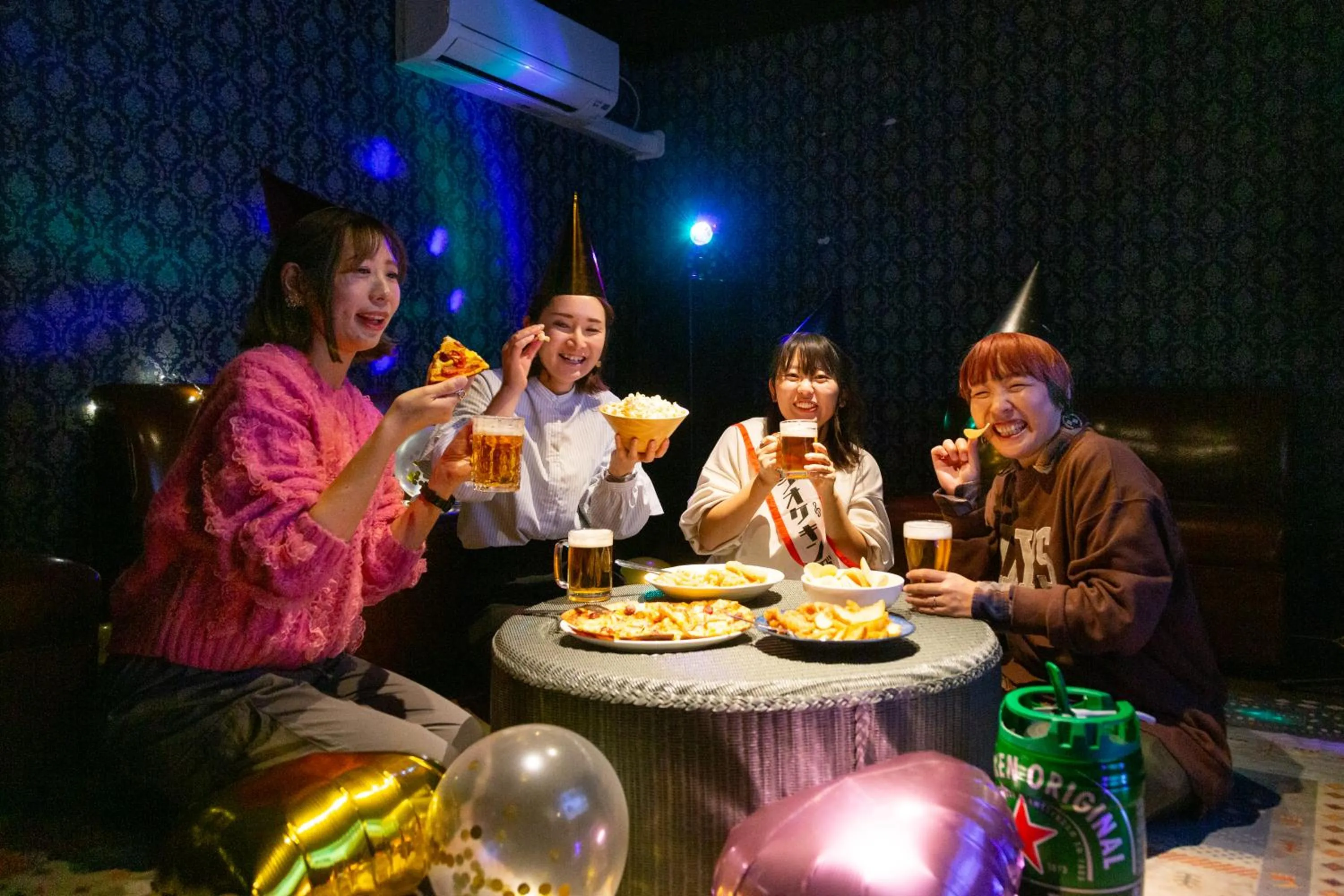 Karaoke in 庭之宿 新大阪日本庭園の家 -Residence inn Niwanoyado-