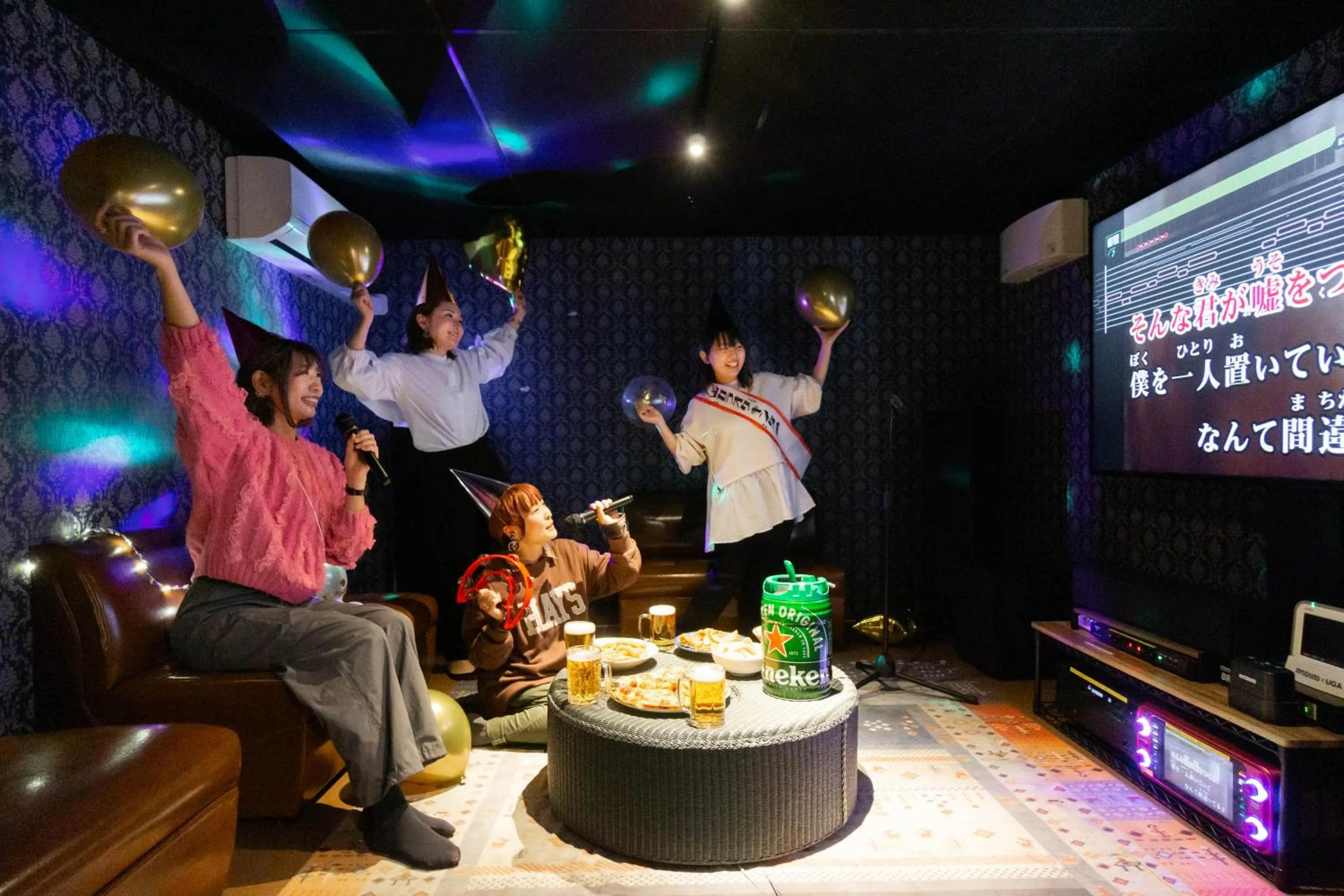 Karaoke in 庭之宿 新大阪日本庭園の家 -Residence inn Niwanoyado-