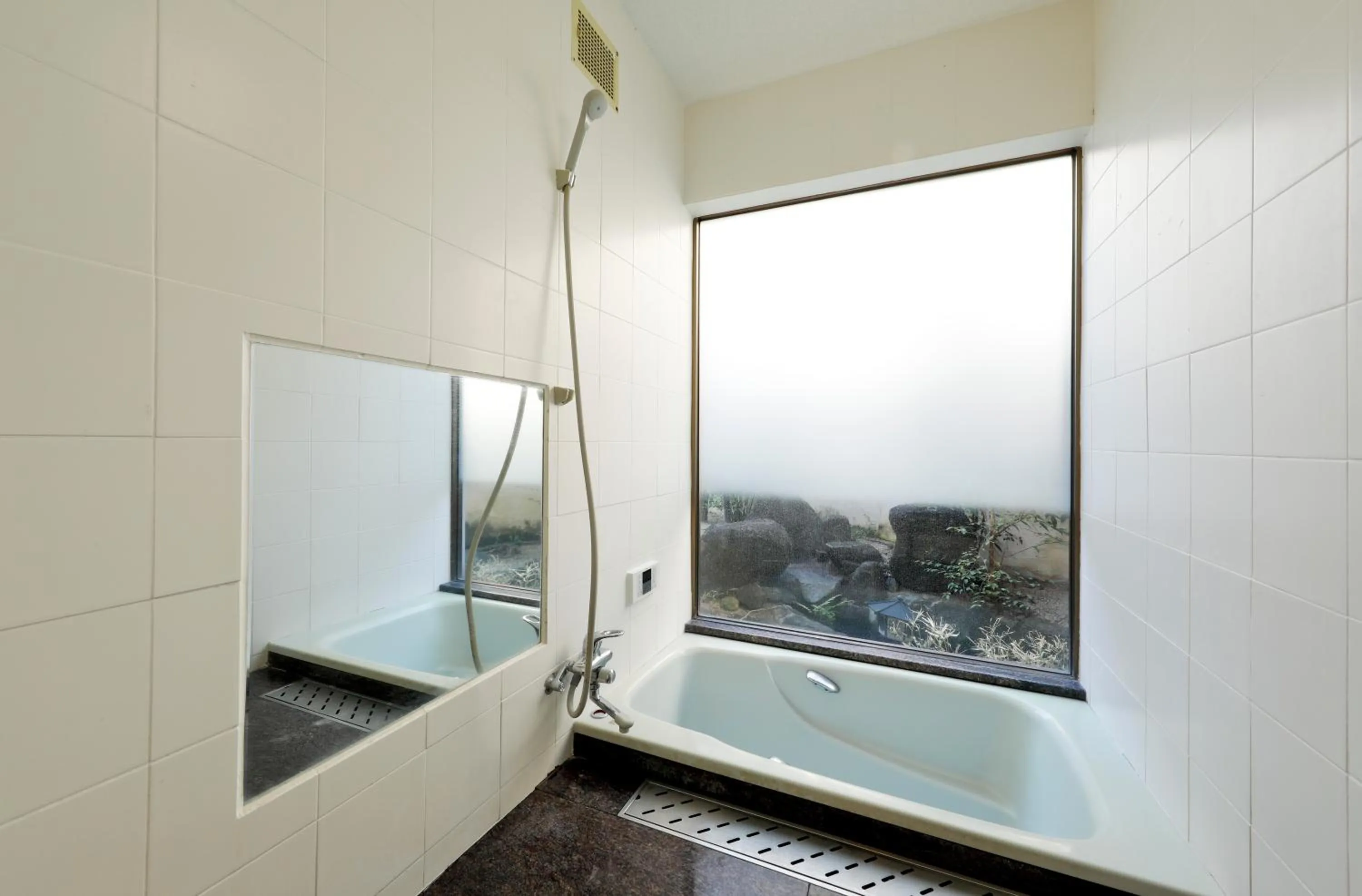 庭之宿 新大阪日本庭園の家 -Residence inn Niwanoyado-