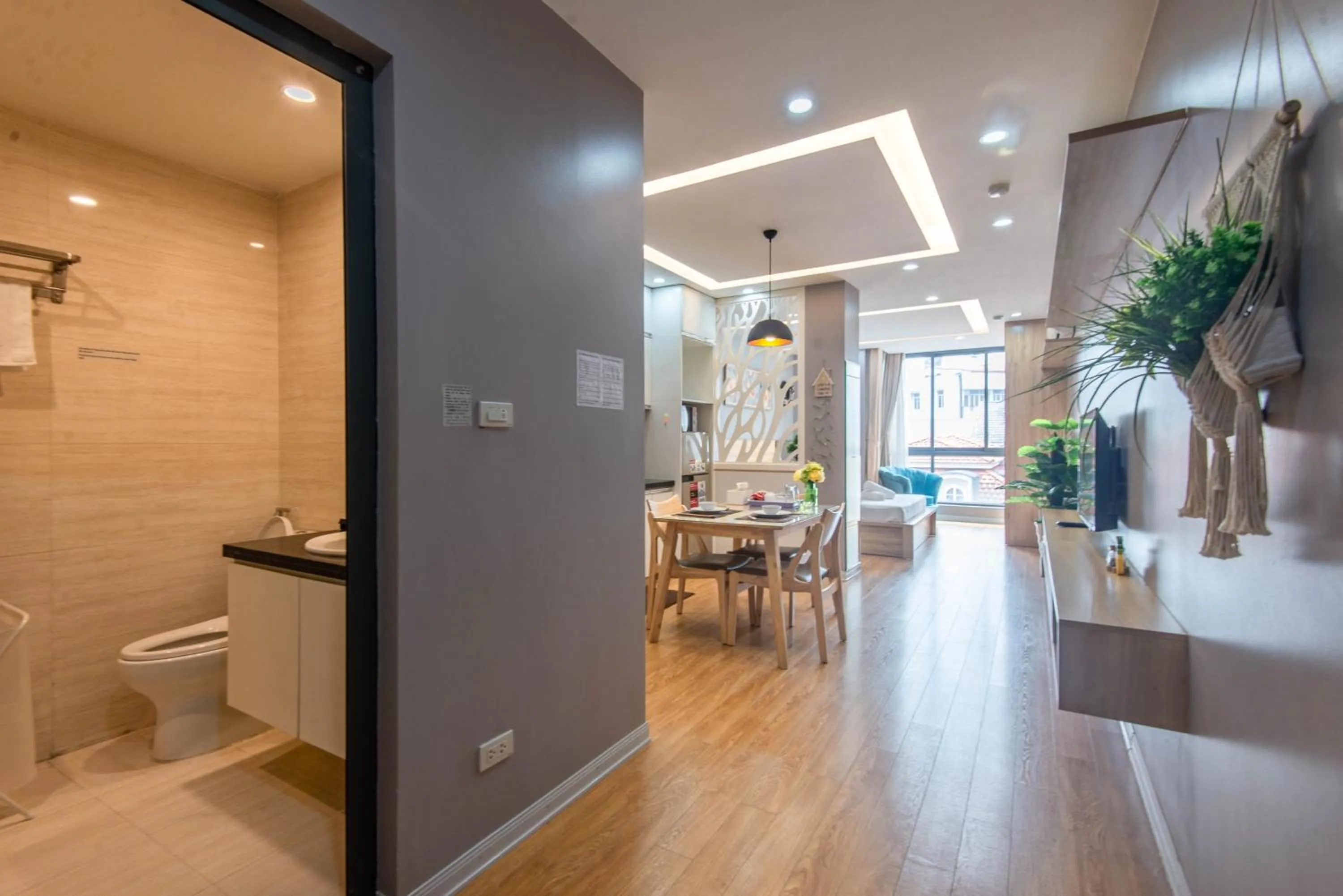 Dining area in 22housing Hotel & Residence 81 Linh Lang