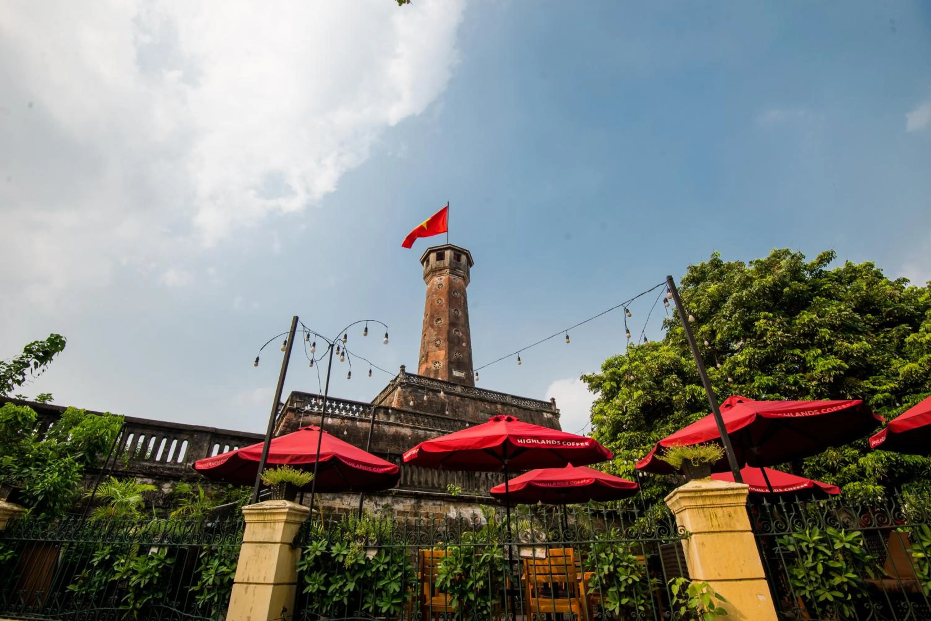 Nearby landmark in 22housing Hotel & Residence 81 Linh Lang