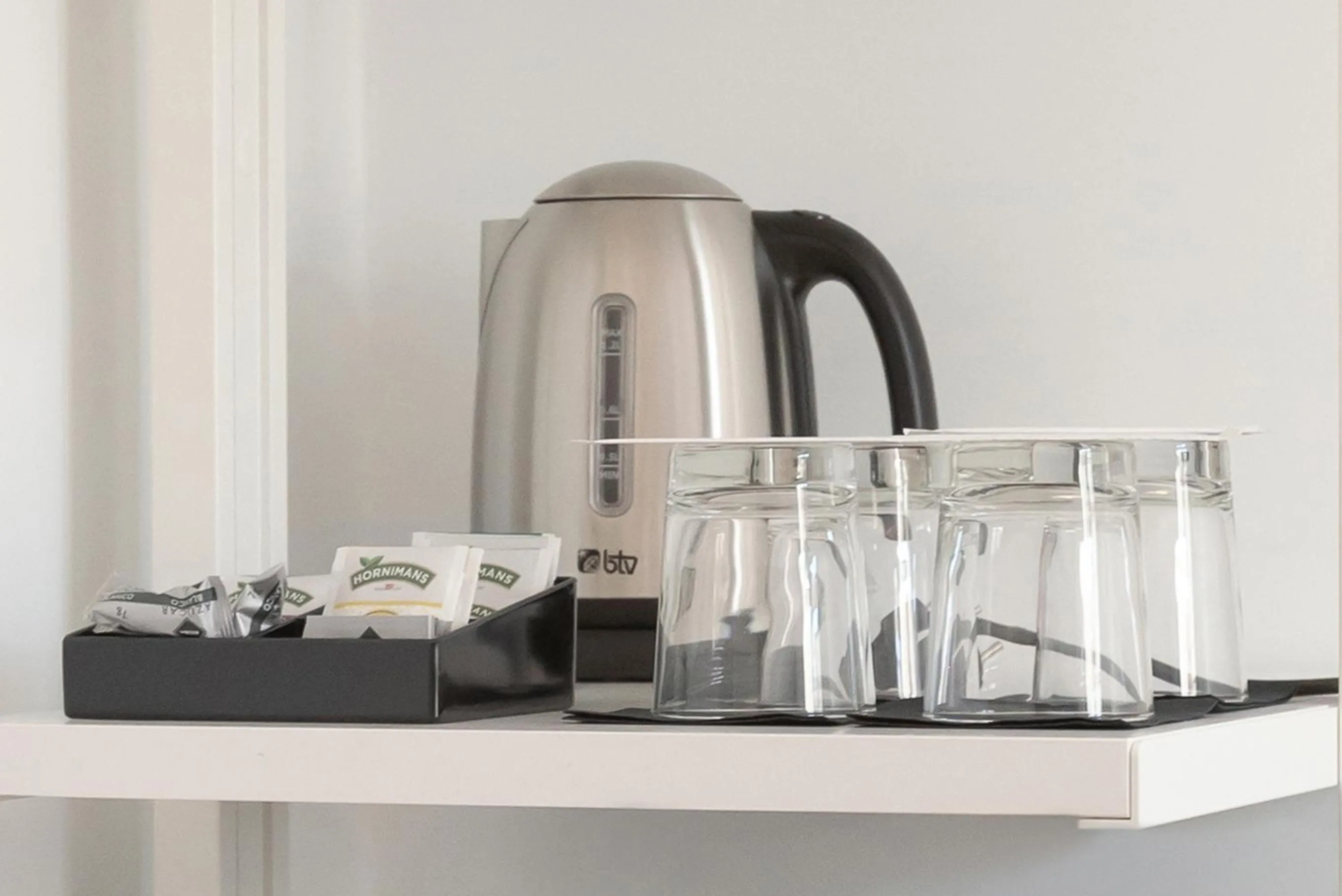 Coffee/tea facilities in Woohoo Rooms Fuencarral