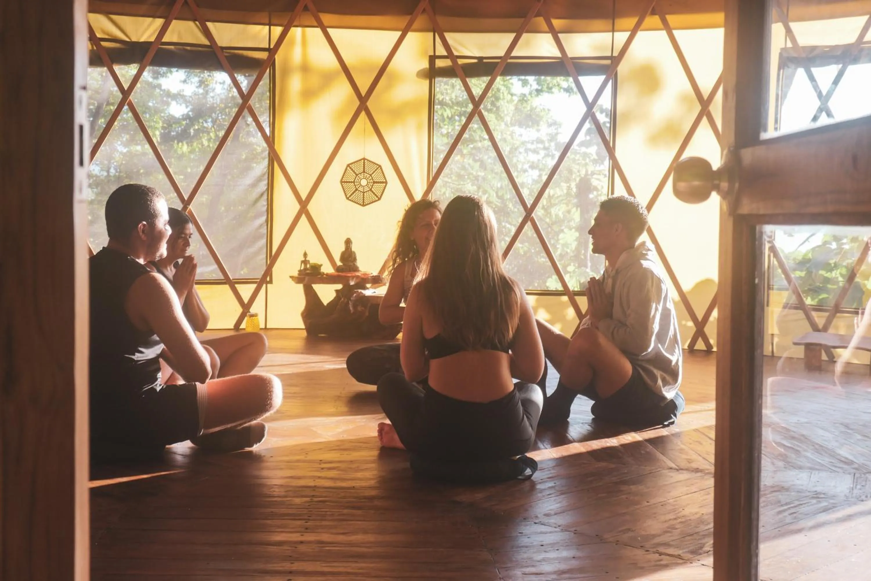 People in Trekker Glamping - EcoLodge Boutique