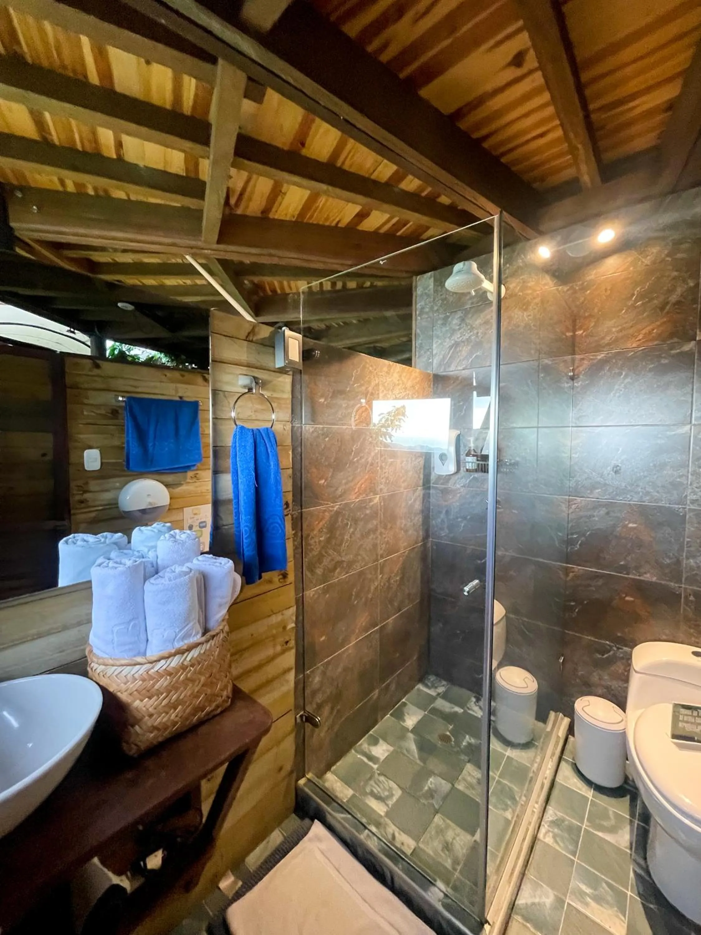 Bathroom in Trekker Glamping - EcoLodge Boutique