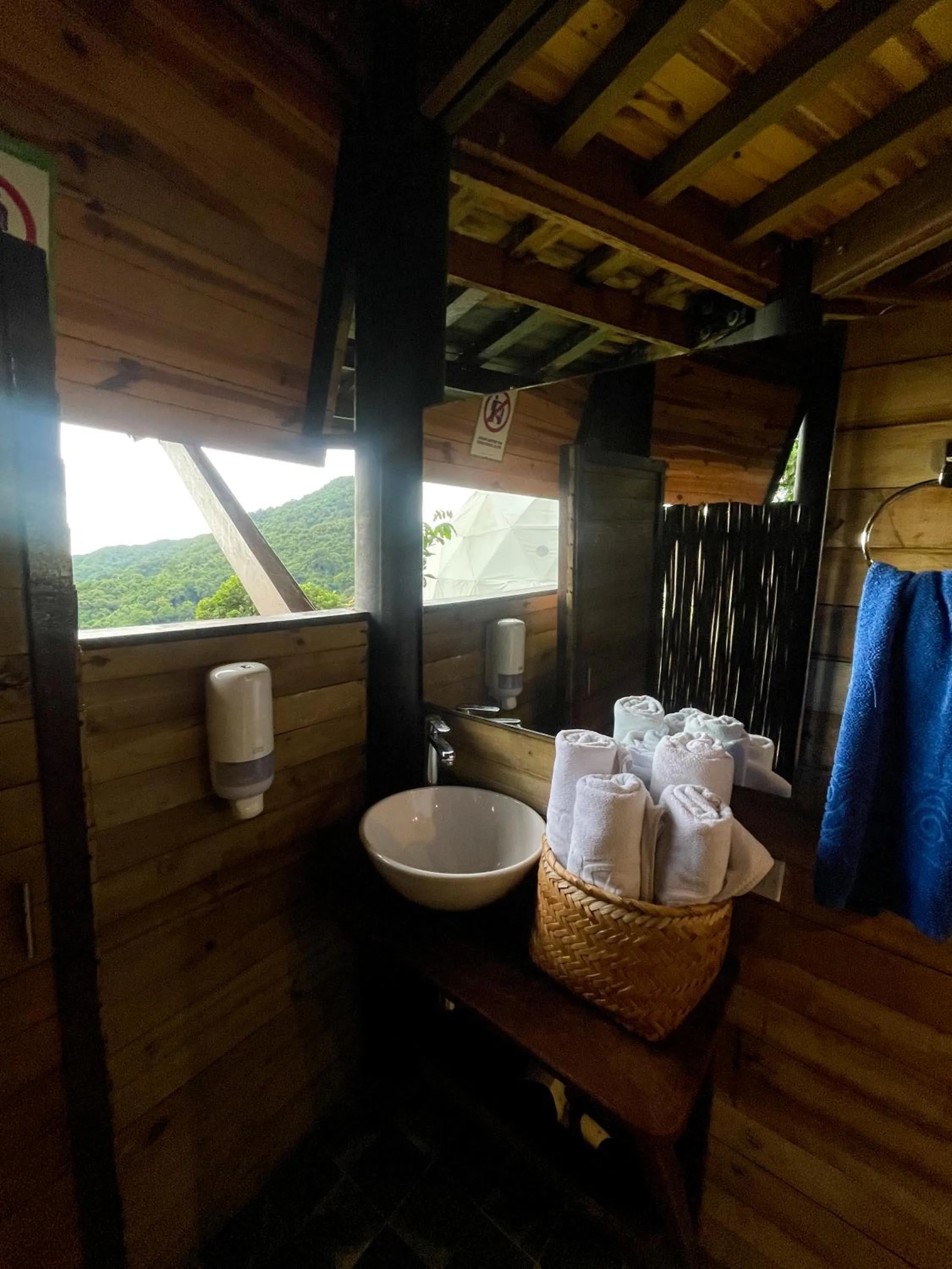 Bathroom in Trekker Glamping - EcoLodge Boutique
