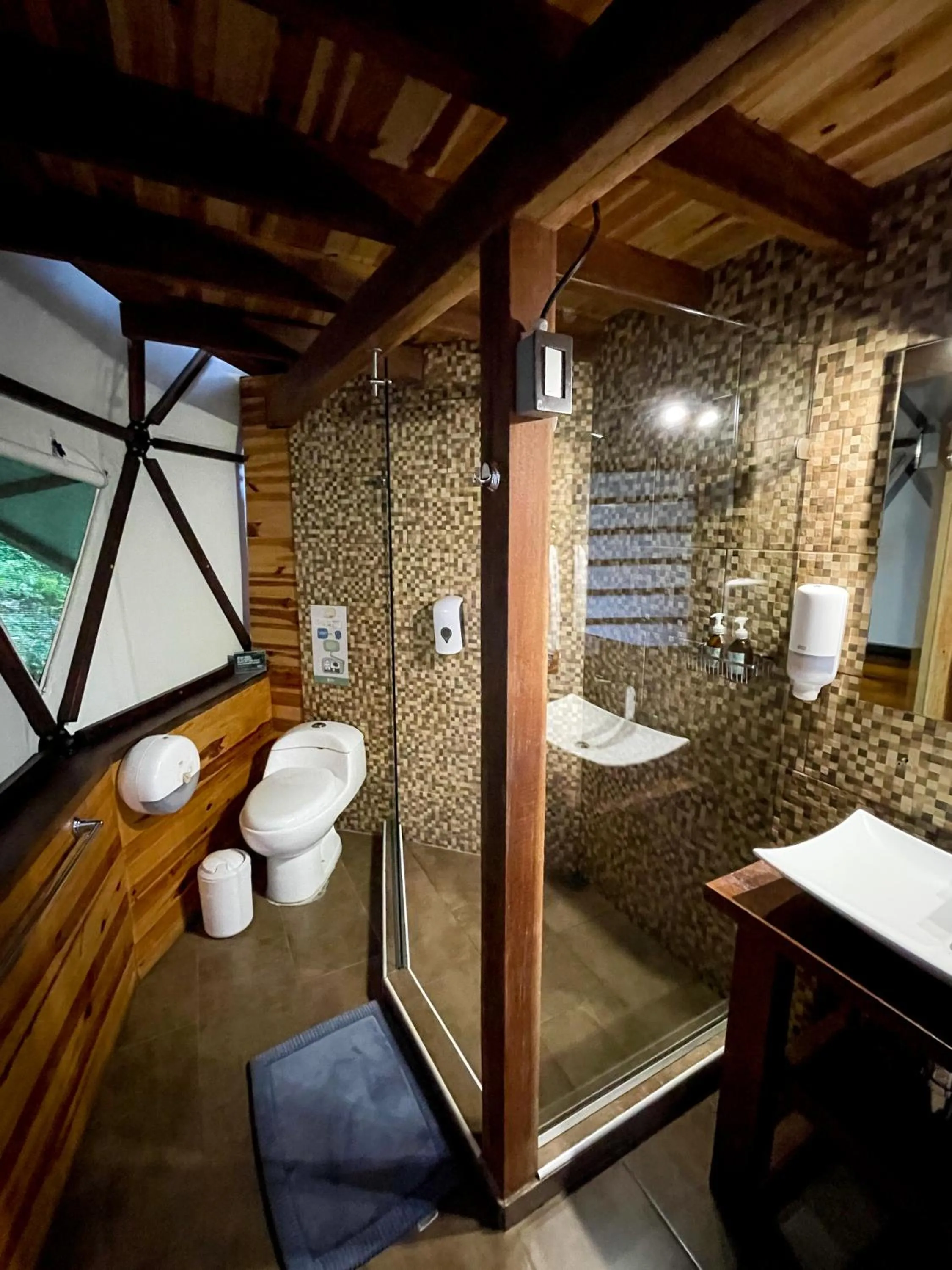 Bathroom in Trekker Glamping - EcoLodge Boutique