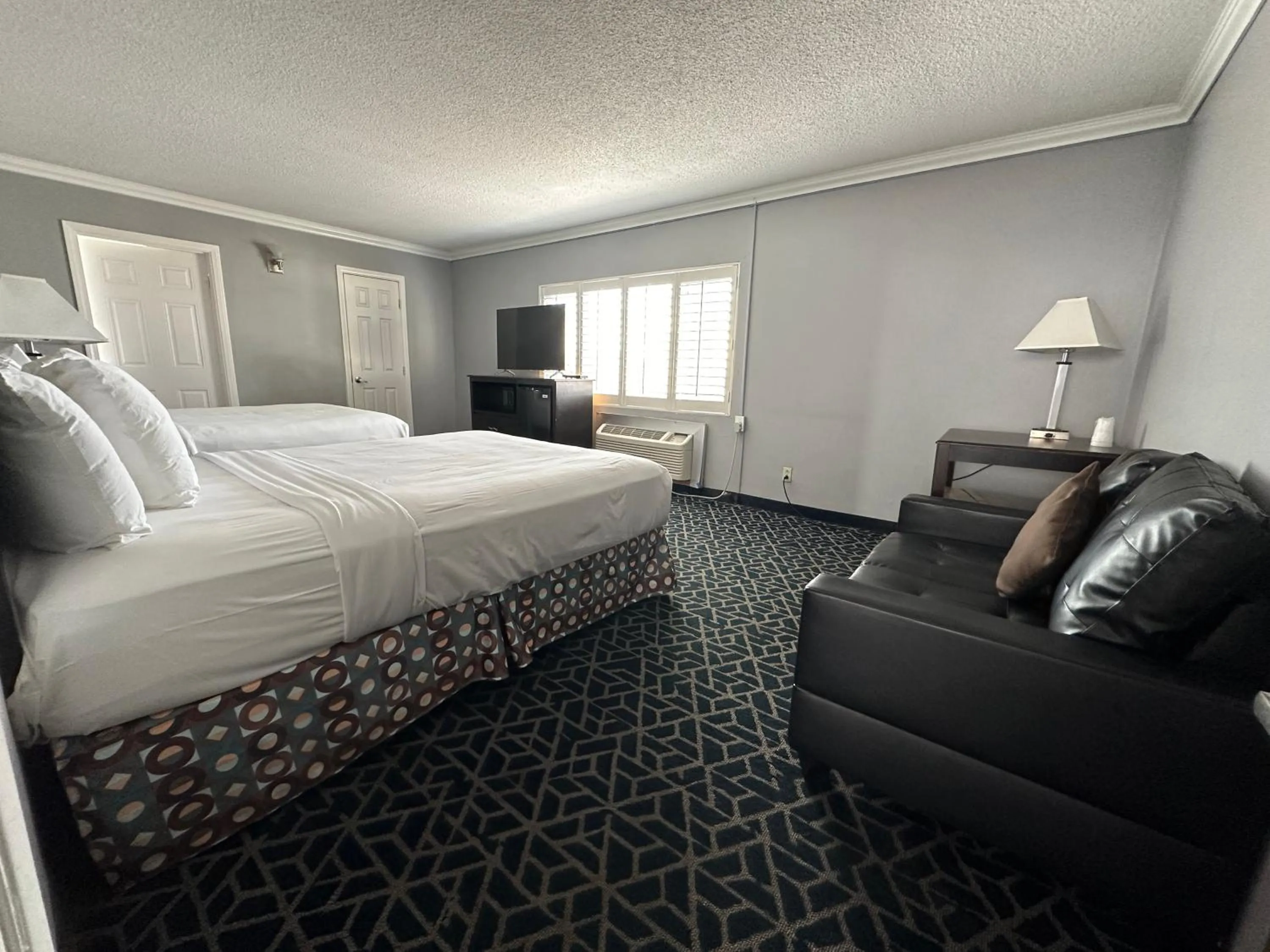 Dusk Hotel Hollywood