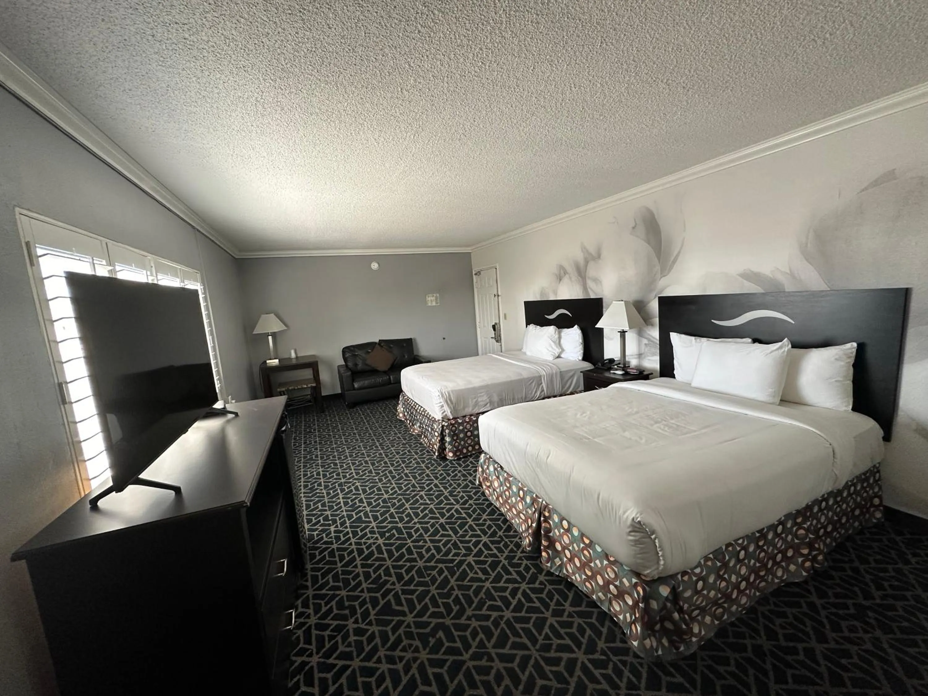 Dusk Hotel Hollywood