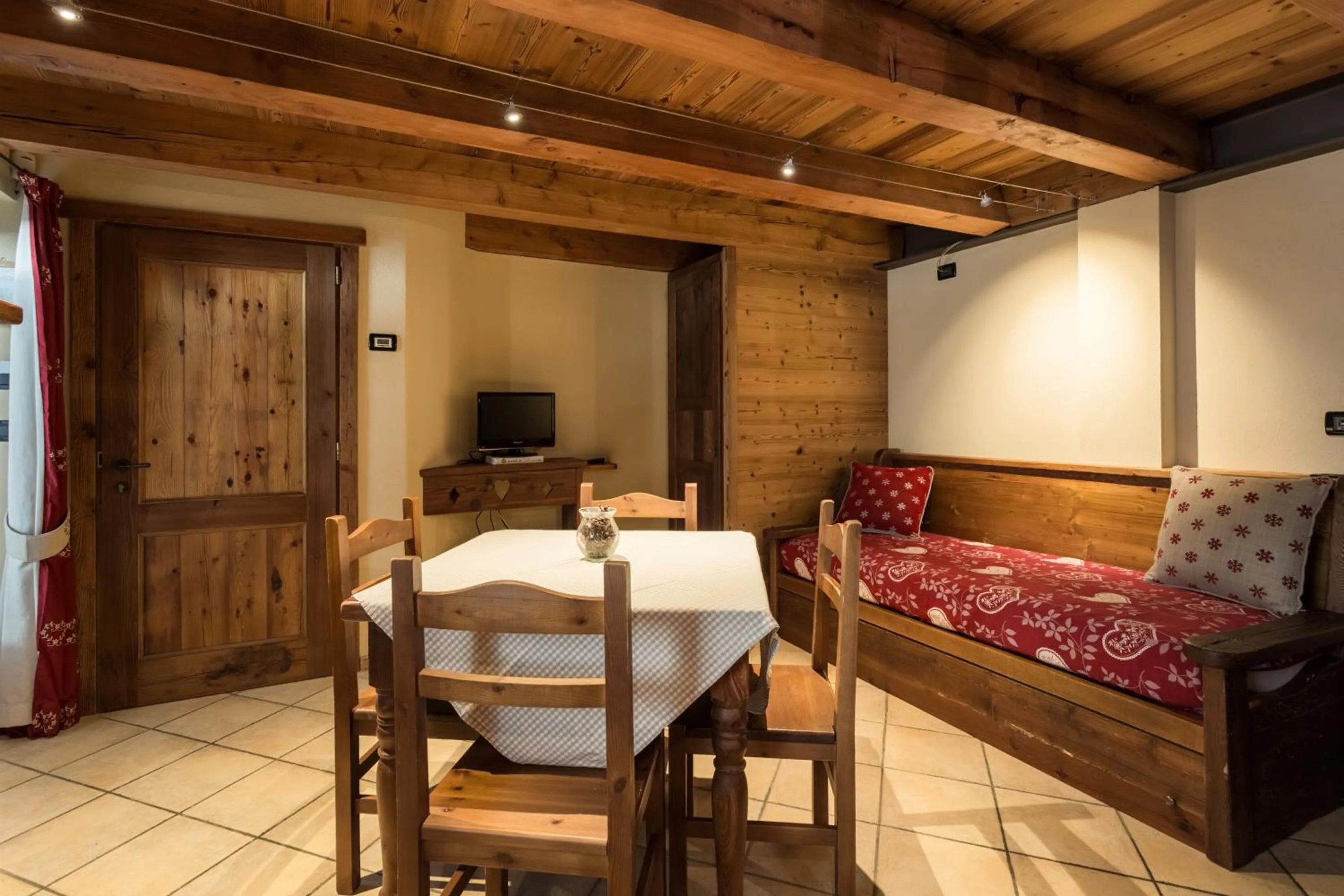 Balcony/Terrace in Le Petit Coeur Residence De Montagne