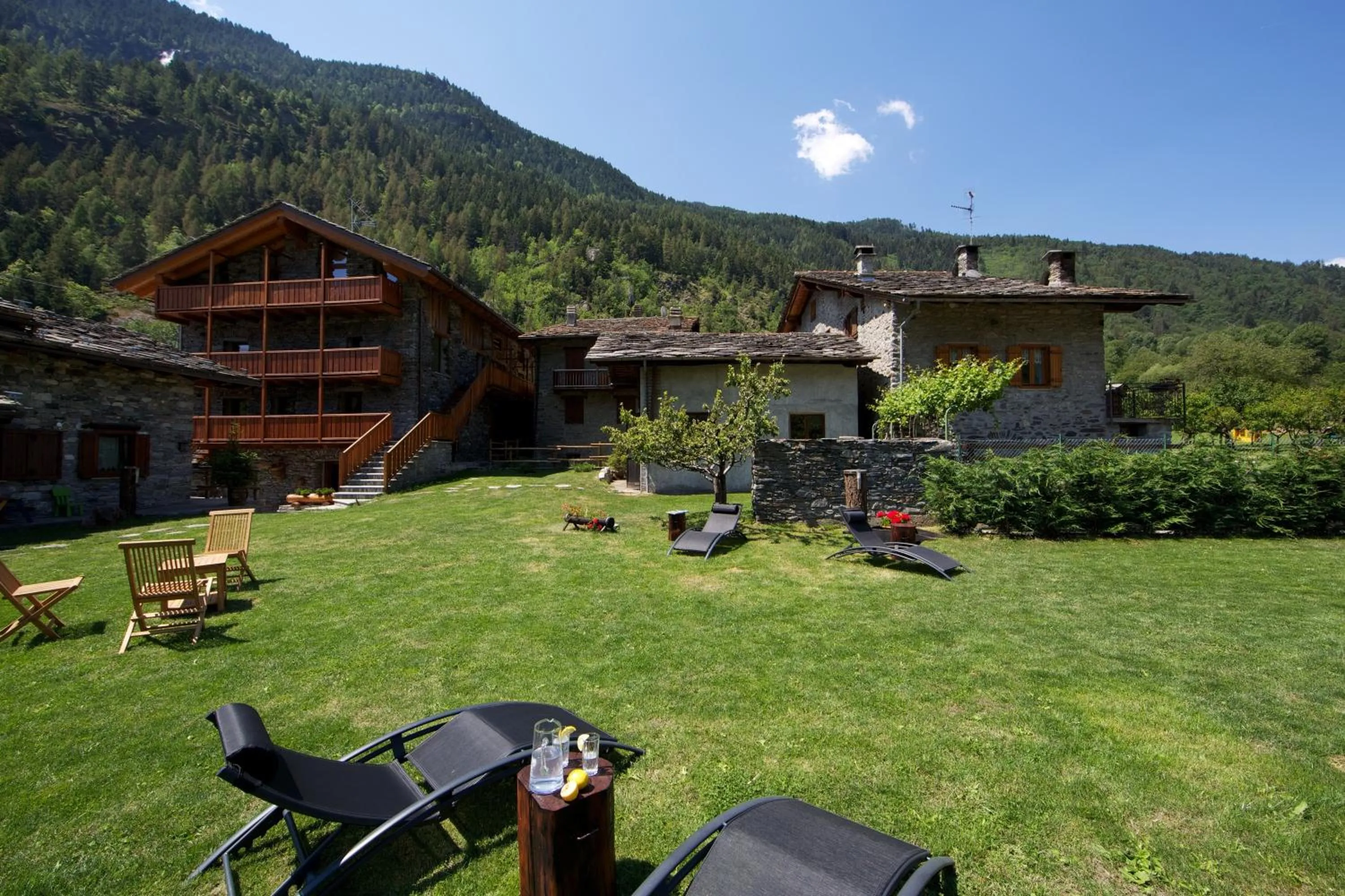 Property building in Le Petit Coeur Residence De Montagne