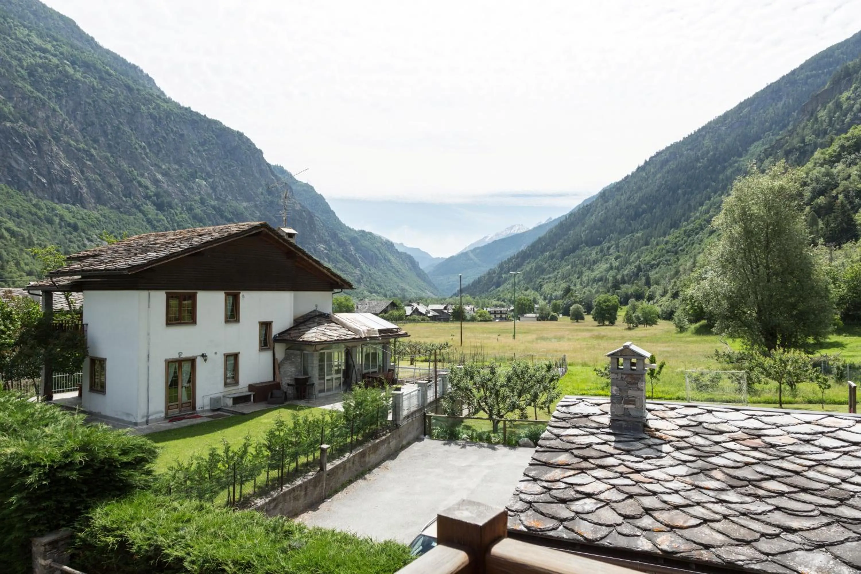 Natural landscape in Le Petit Coeur Residence De Montagne