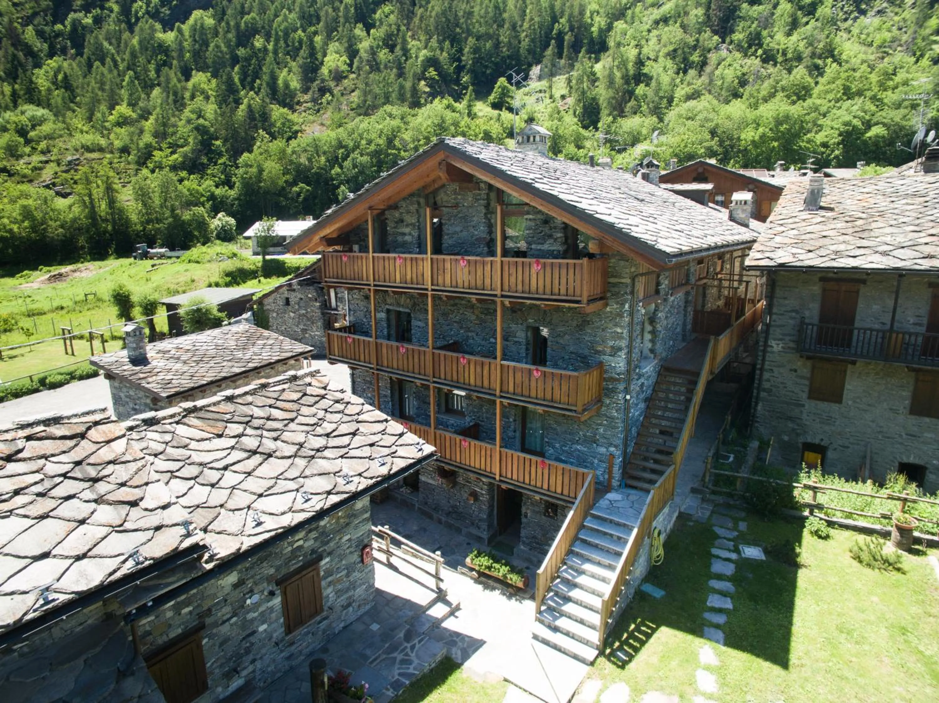 Bird's eye view in Le Petit Coeur Residence De Montagne