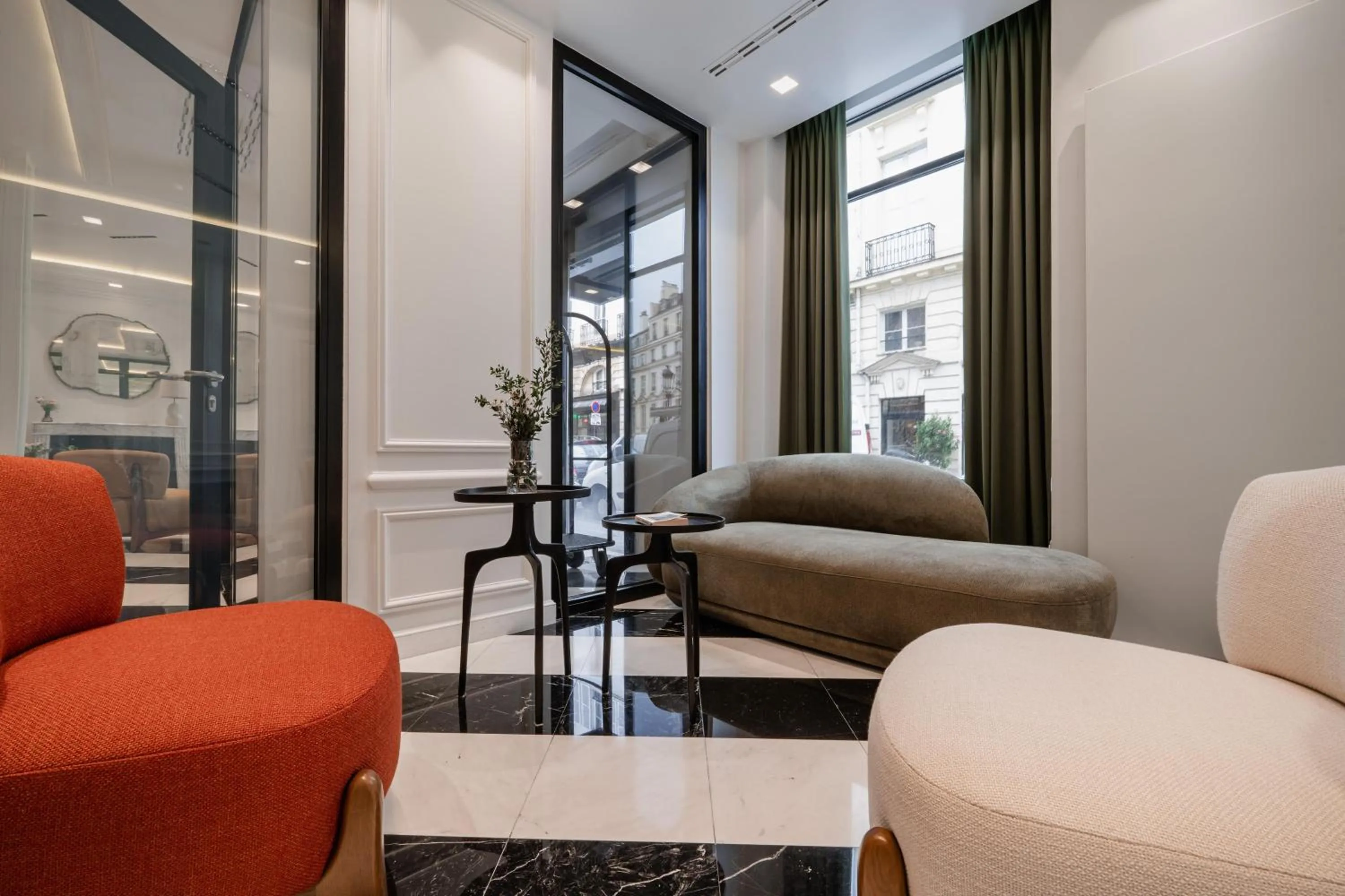 Lobby or reception in Hôtel Bourgogne & Montana