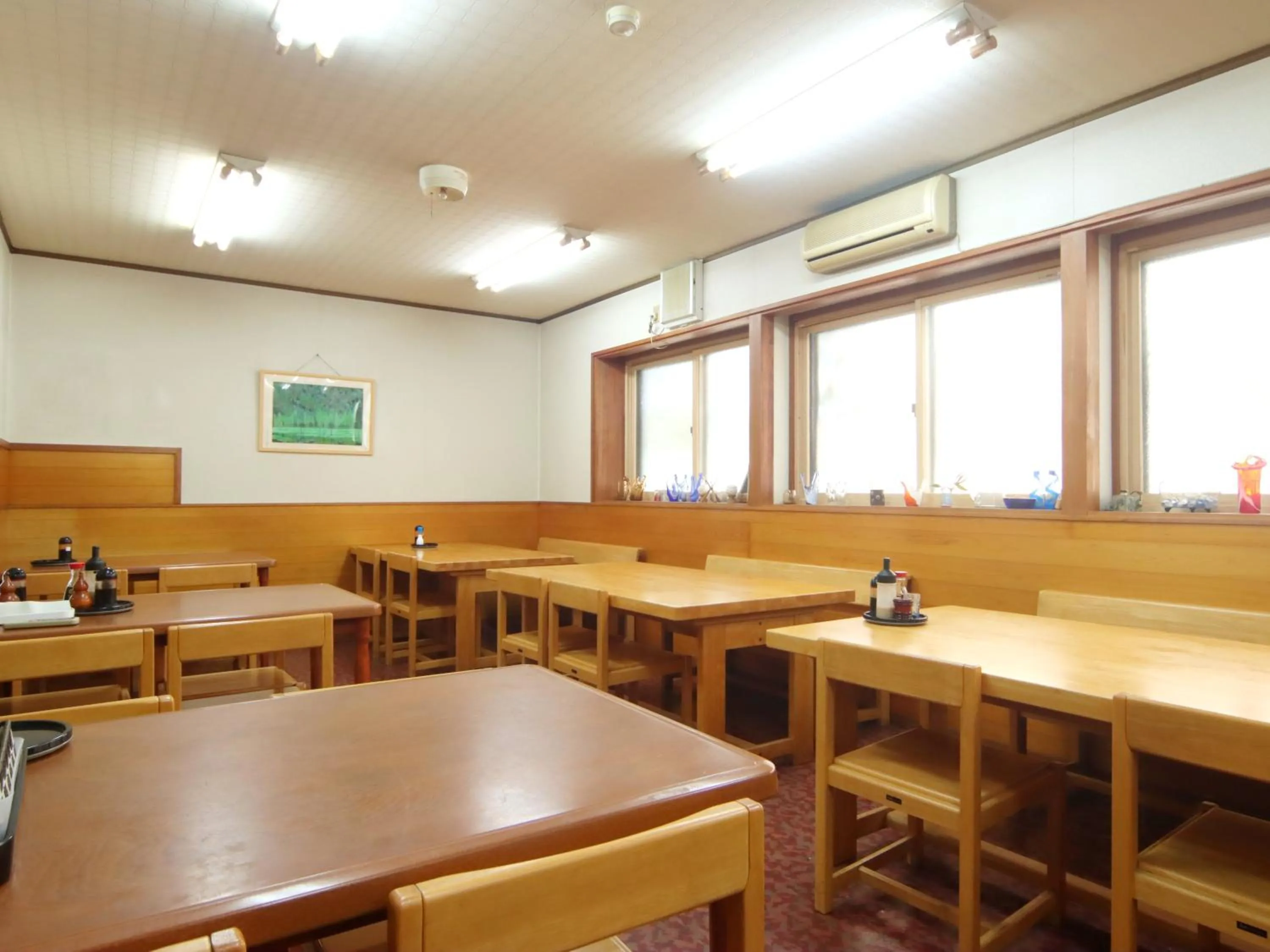 Restaurant/places to eat in Hakuraiso