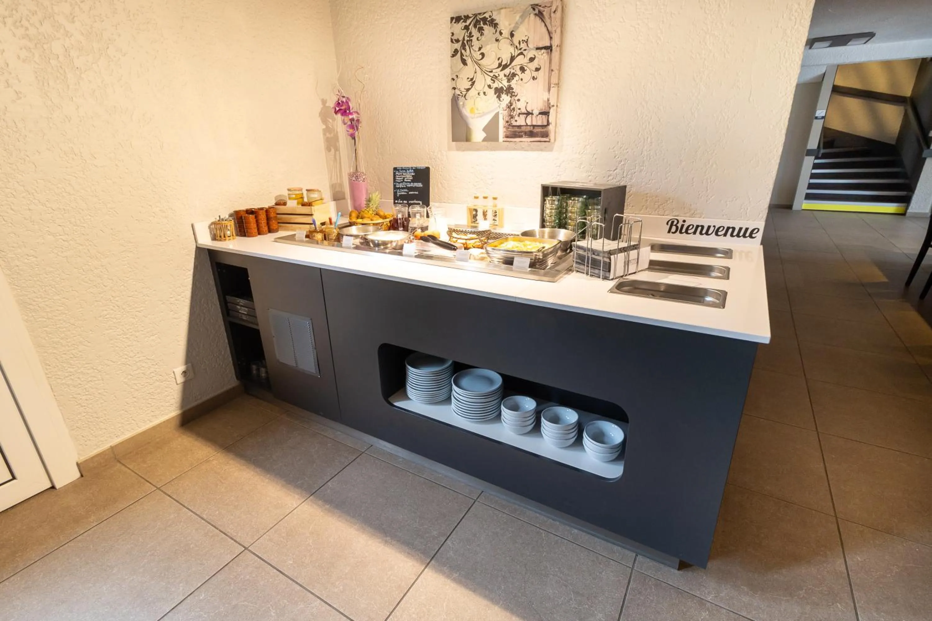 Food in Kyriad Auxerre Appoigny