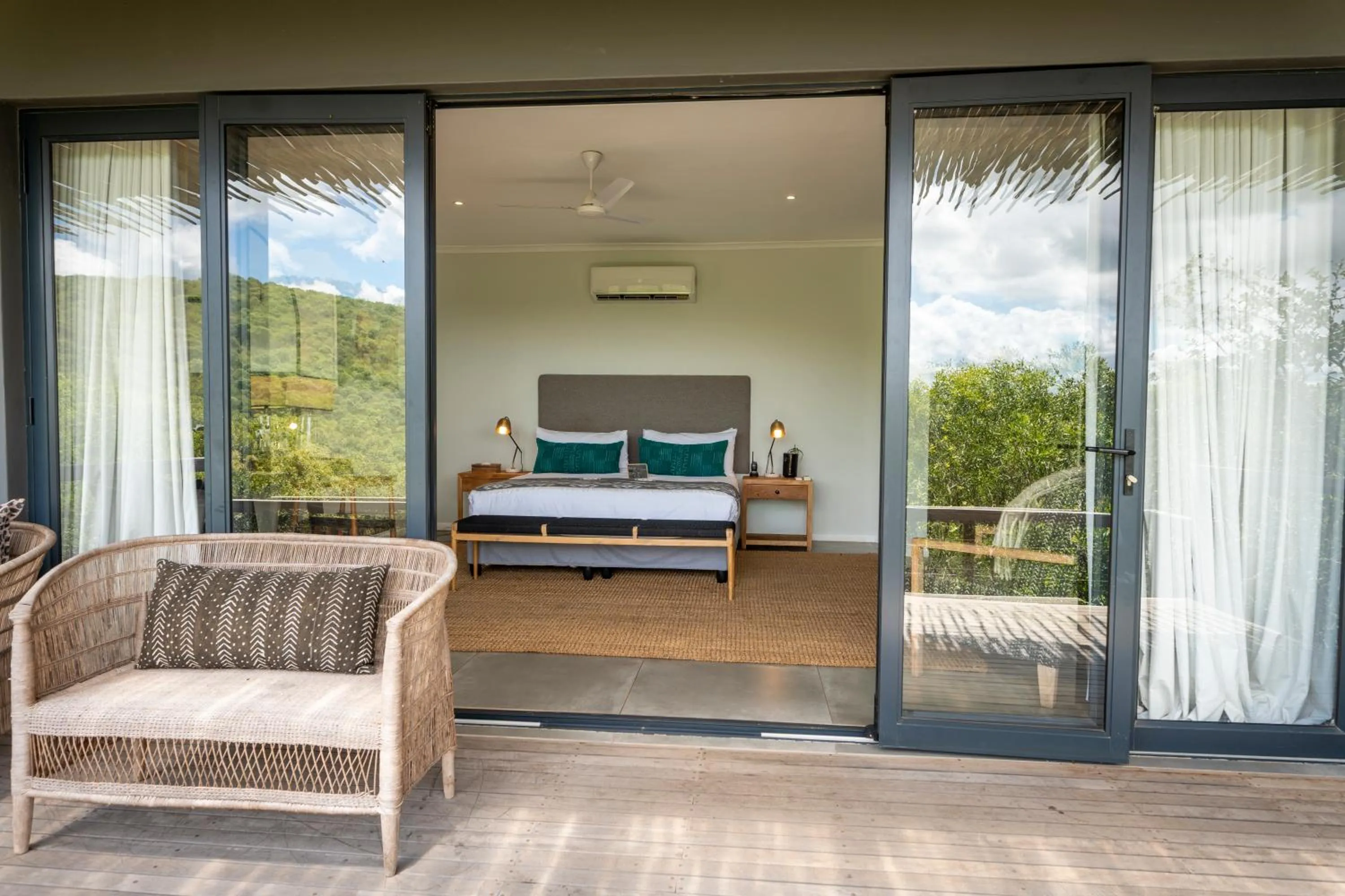Balcony/Terrace, Bed in Sungulwane Private Game Lodge
