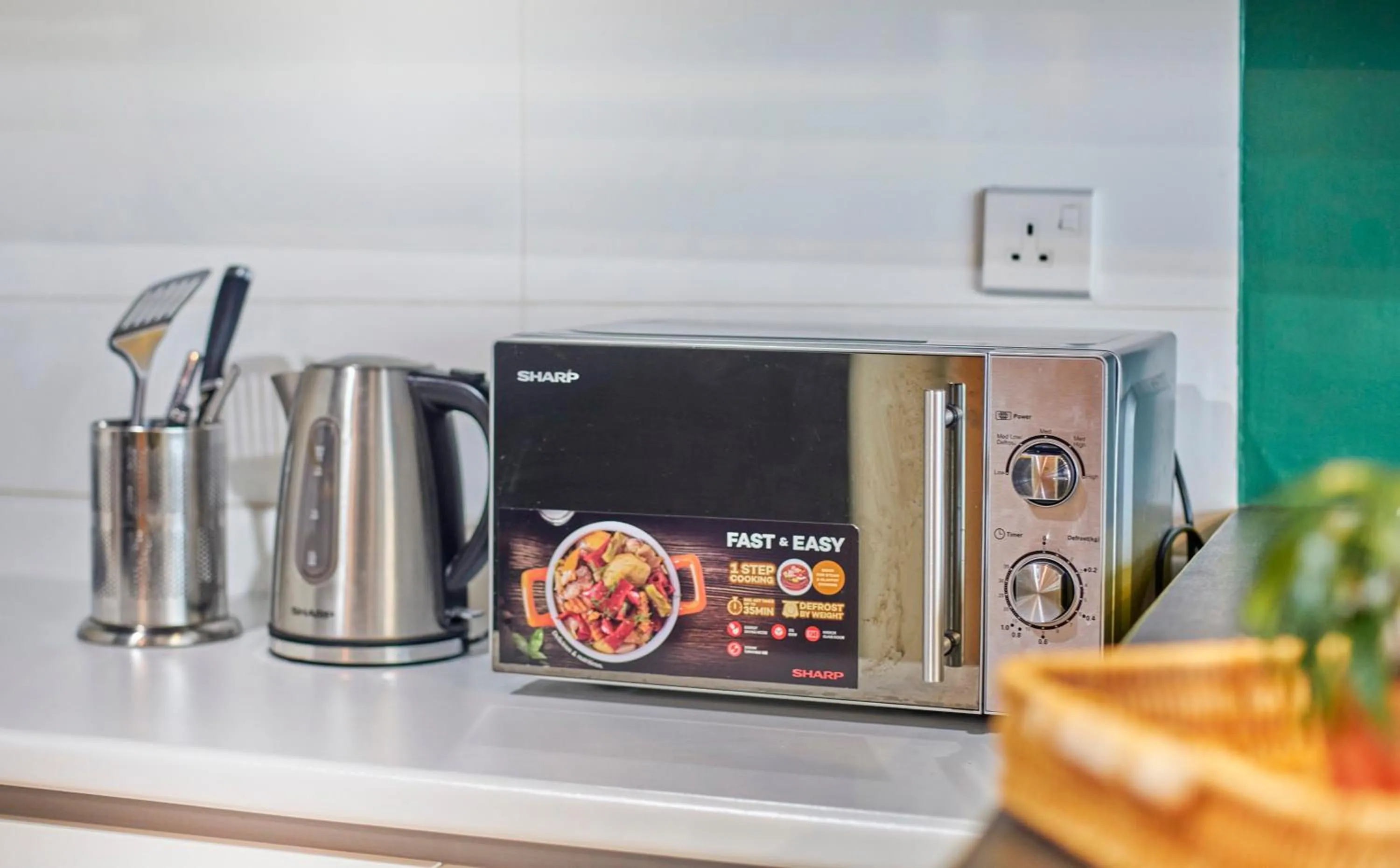 Coffee/tea facilities in Arte Plus KLCC Designer Suites by Cobnb