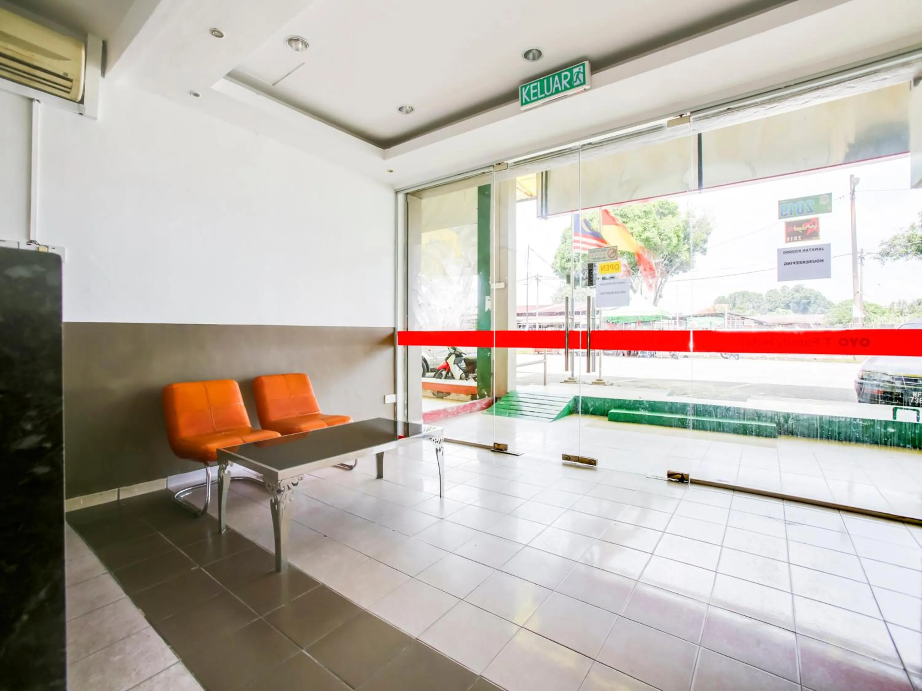 Lobby or reception in OYO 89615 T Family Hotel