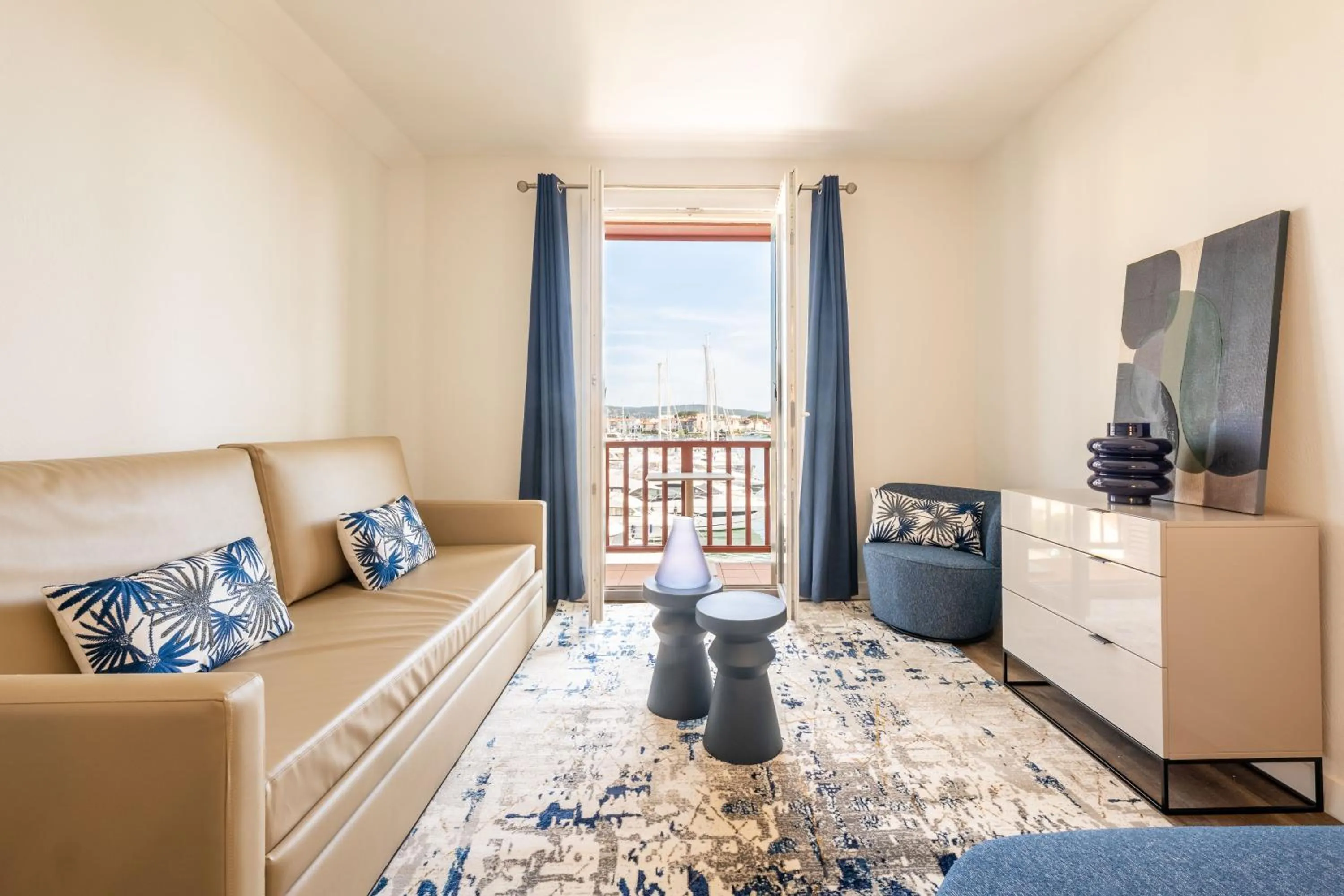 Living room in Le Suffren Hôtel