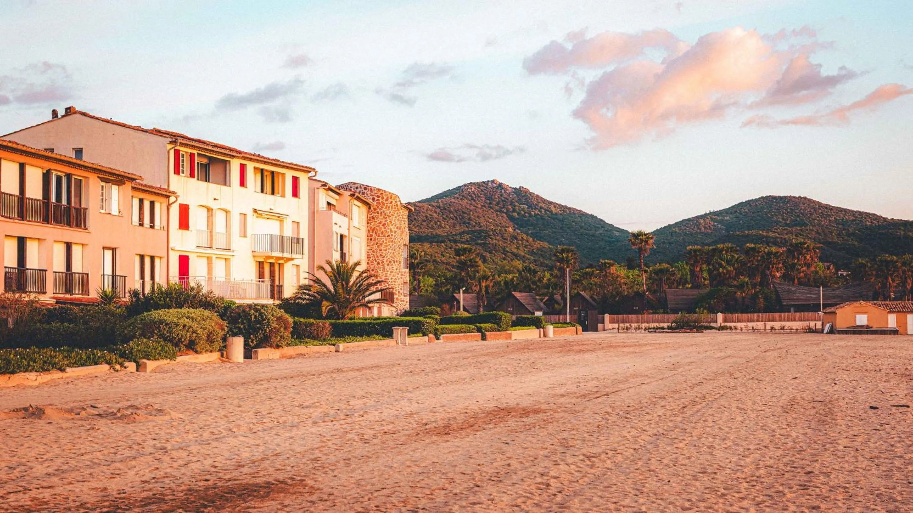 Beach in Le Suffren Hôtel