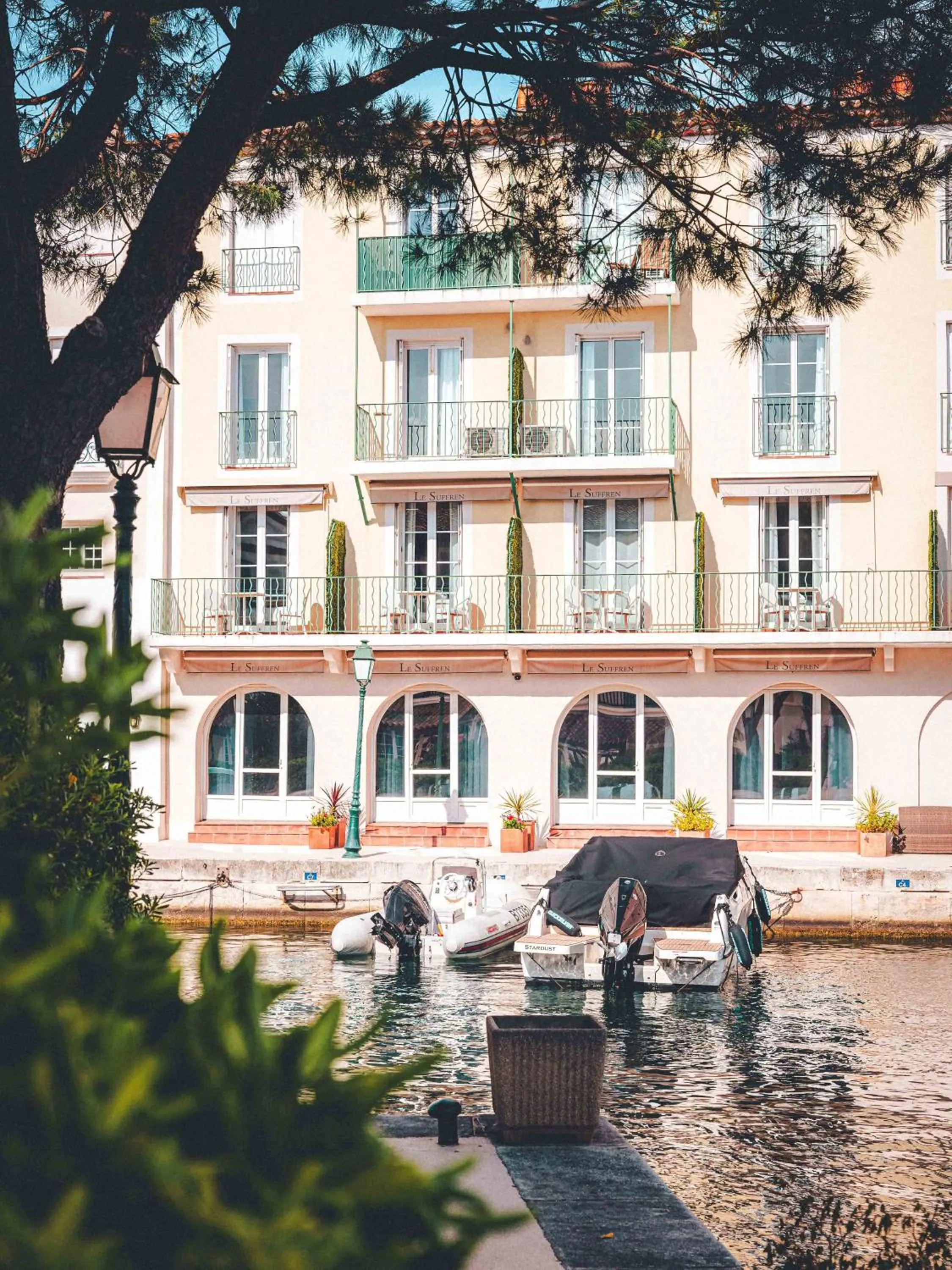 Property building in Le Suffren Hôtel