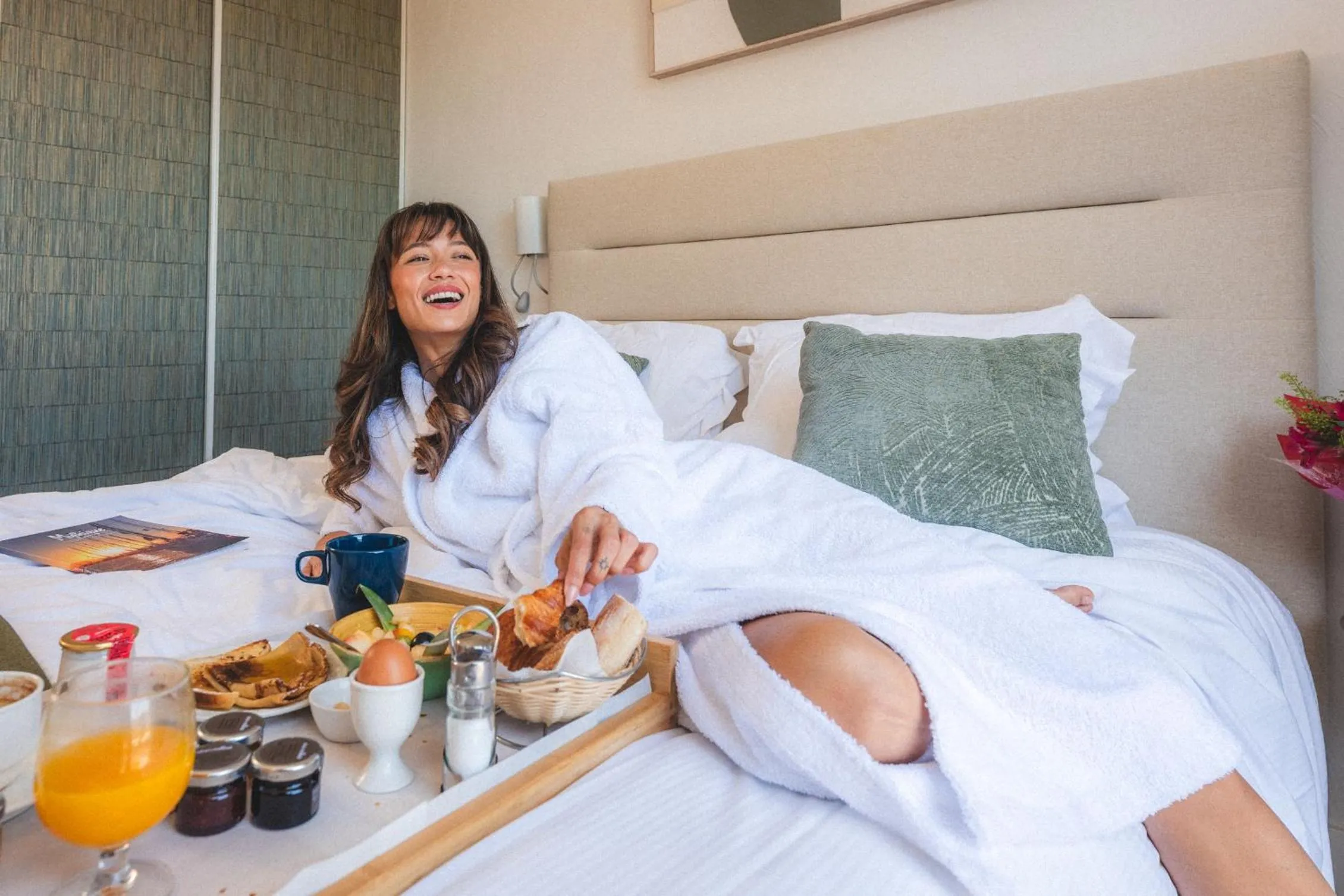 Breakfast, Bed in Le Suffren Hôtel