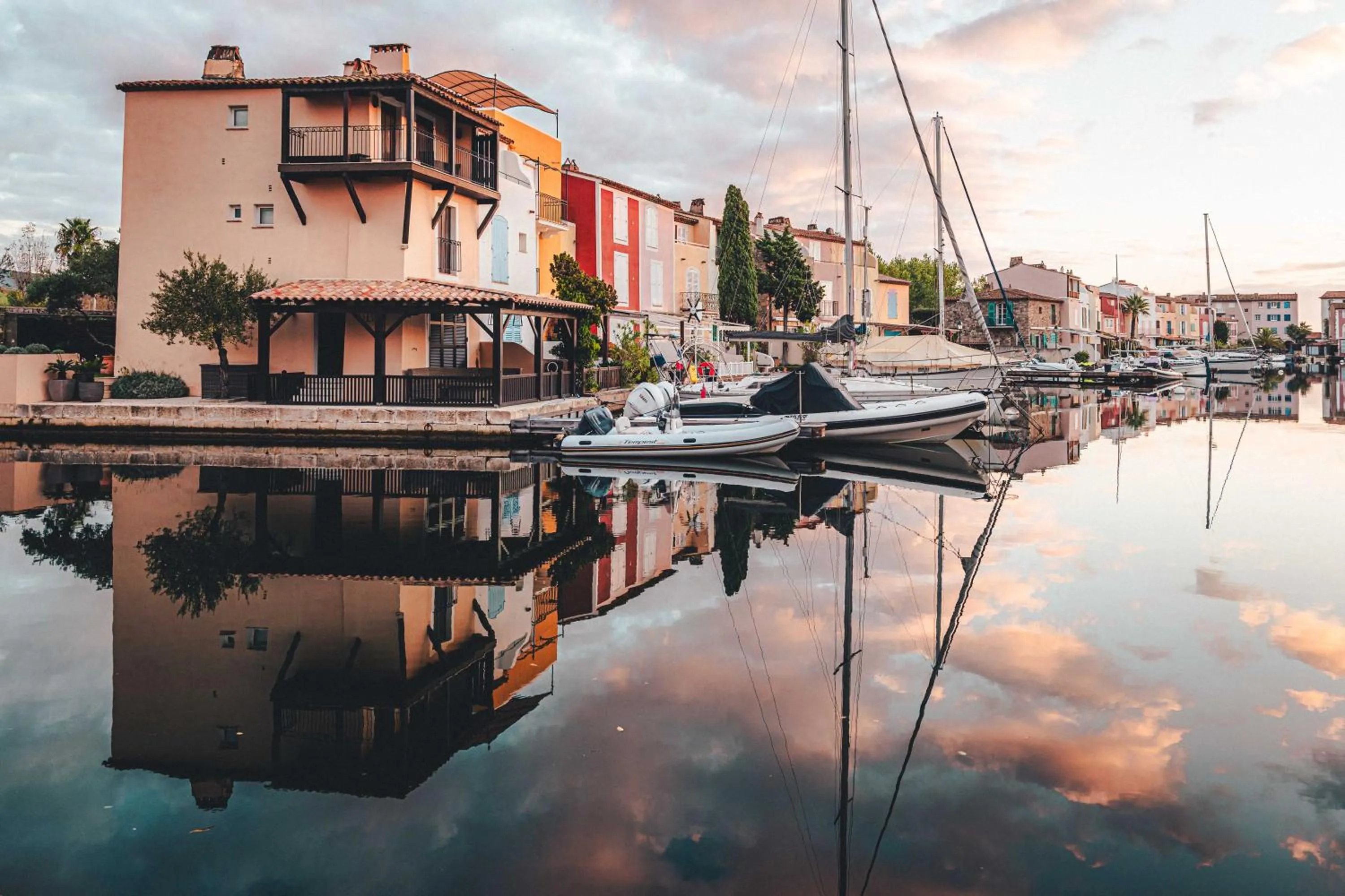 Nearby landmark in Le Suffren Hôtel