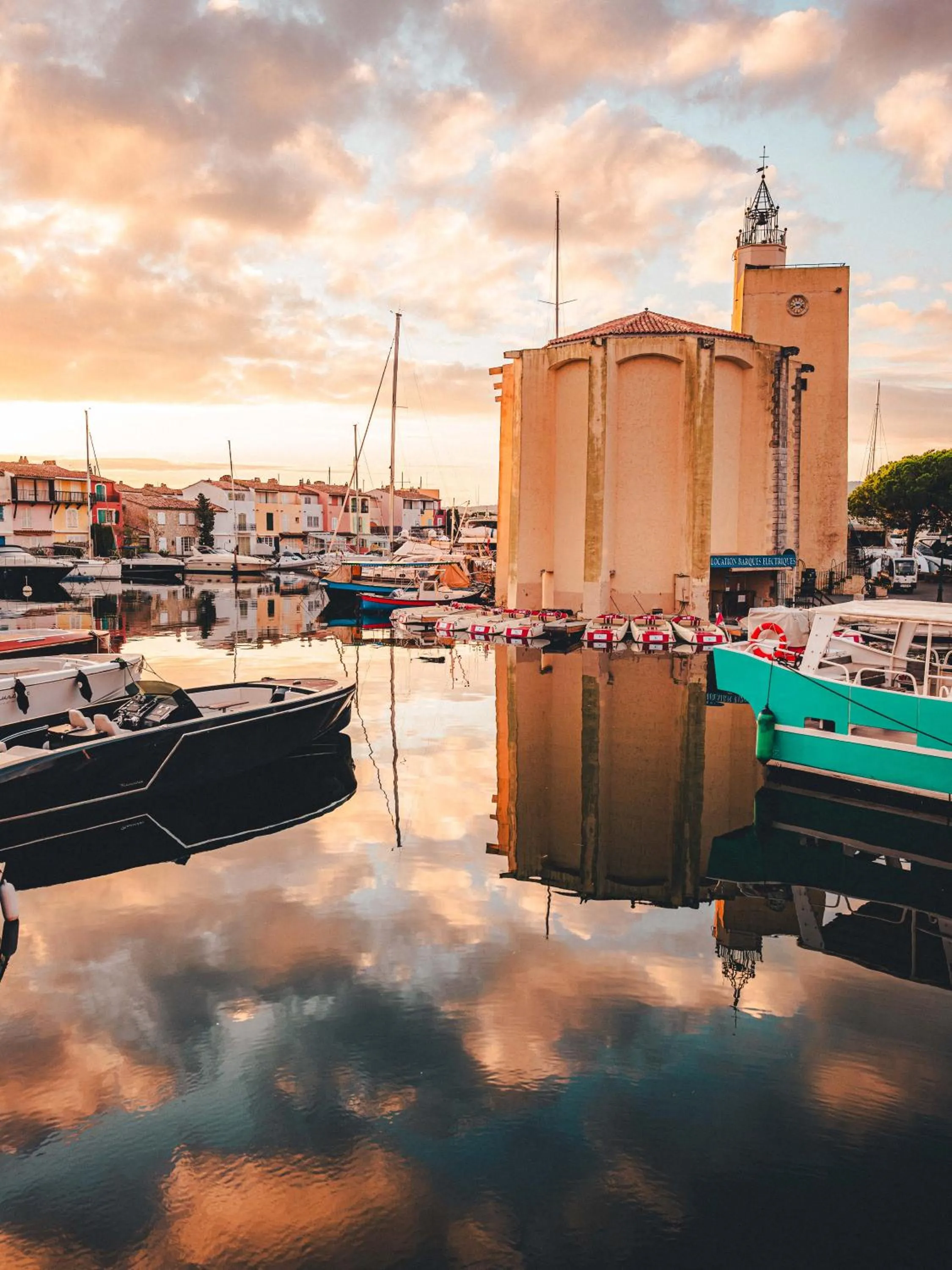 Nearby landmark in Le Suffren Hôtel