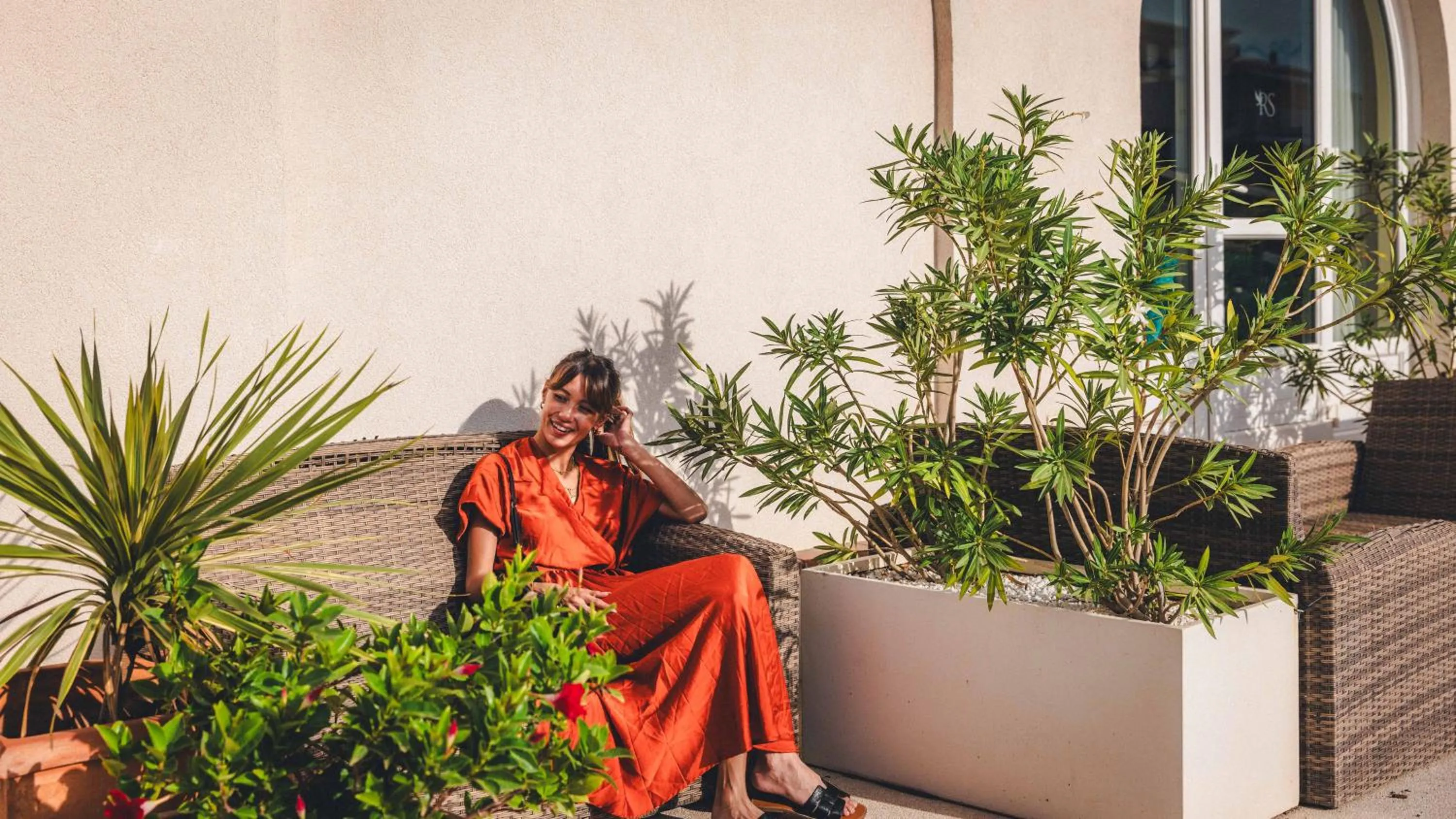 Patio in Le Suffren Hôtel