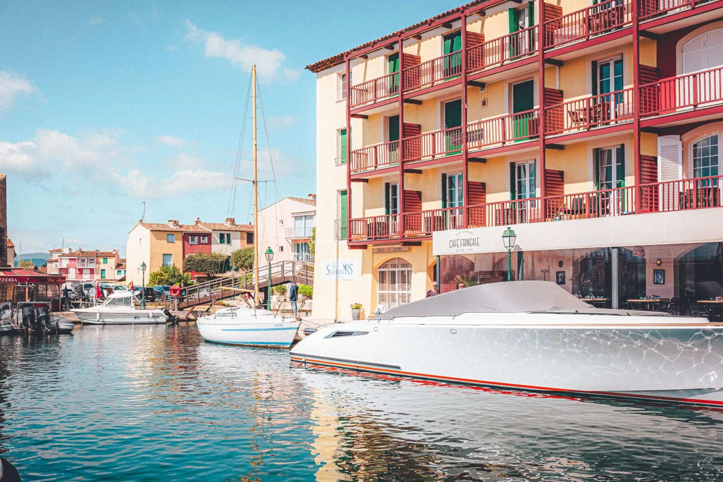Property building in Le Suffren Hôtel
