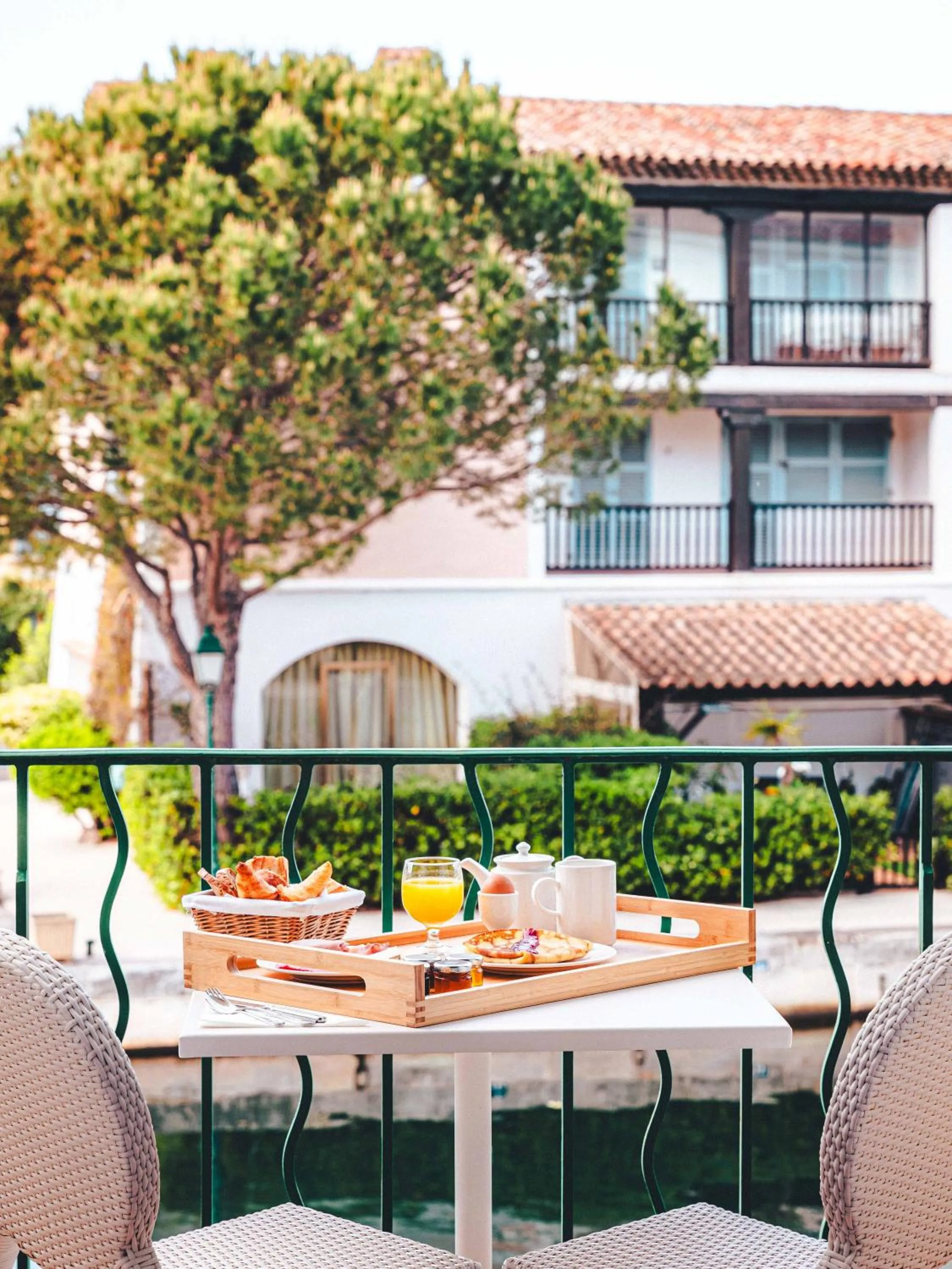 Balcony/Terrace in Le Suffren Hôtel