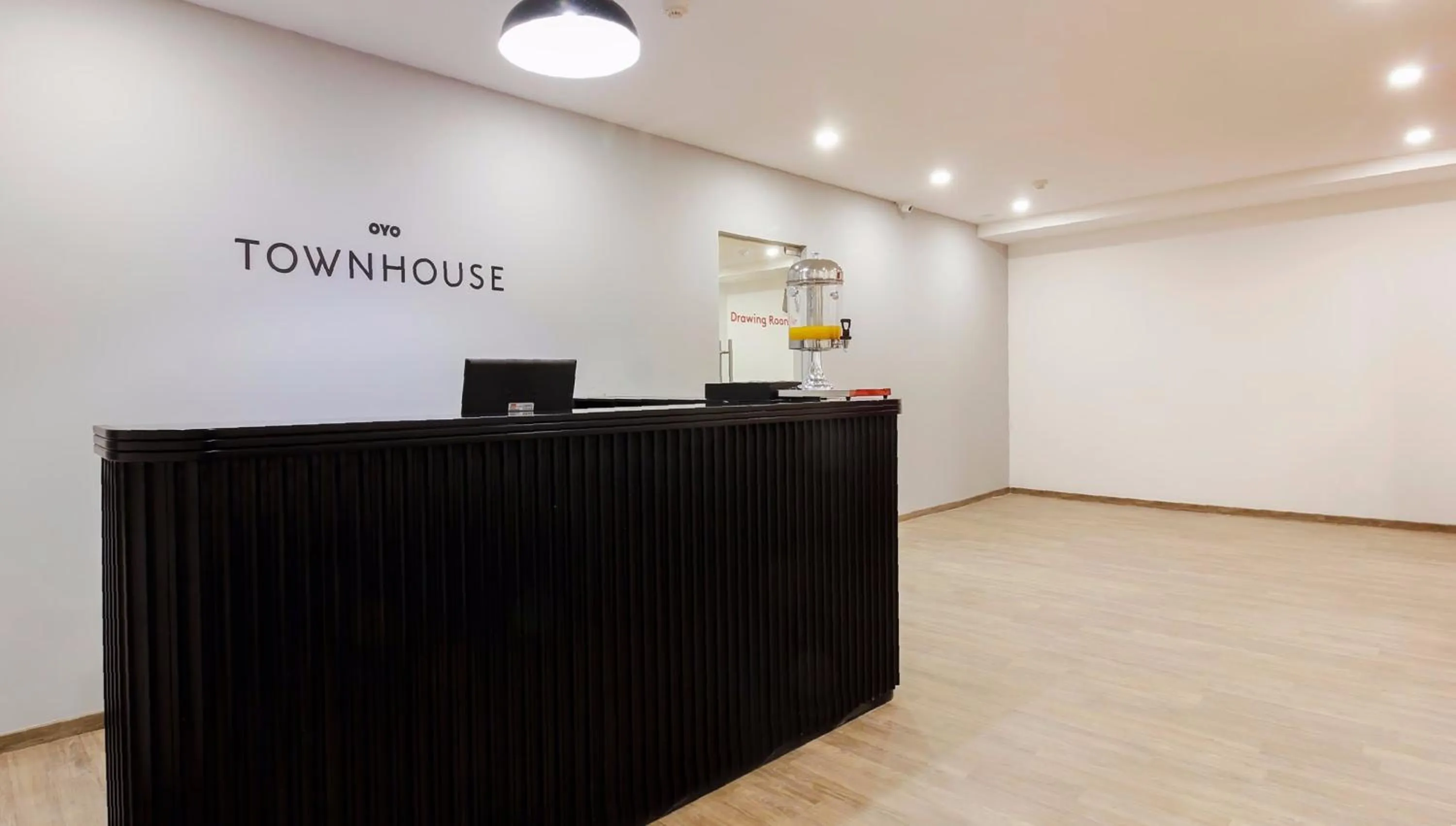 Lobby or reception in Super Townhouse RCC Elite