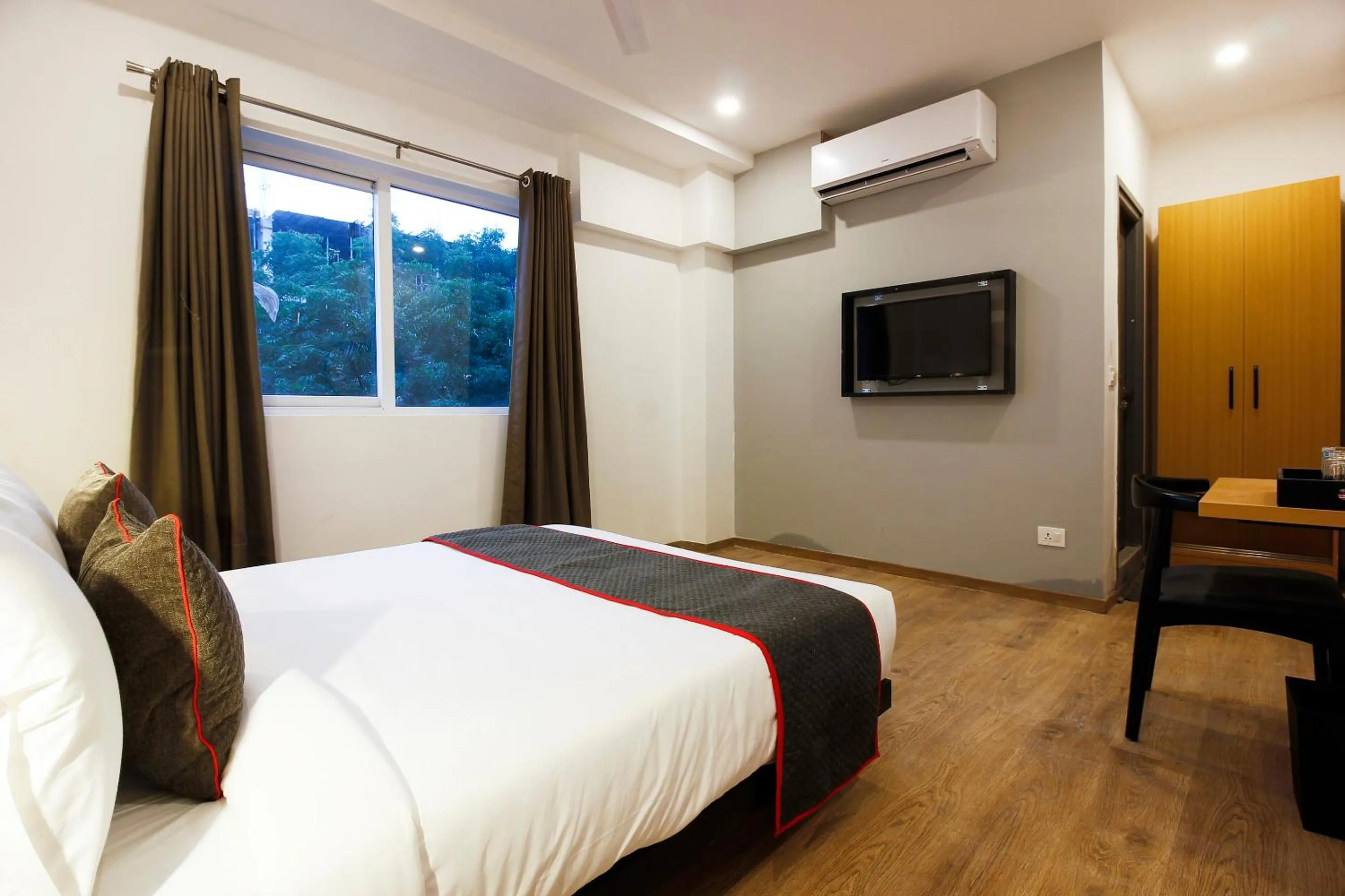 Bedroom, Bed in Super Townhouse RCC Elite