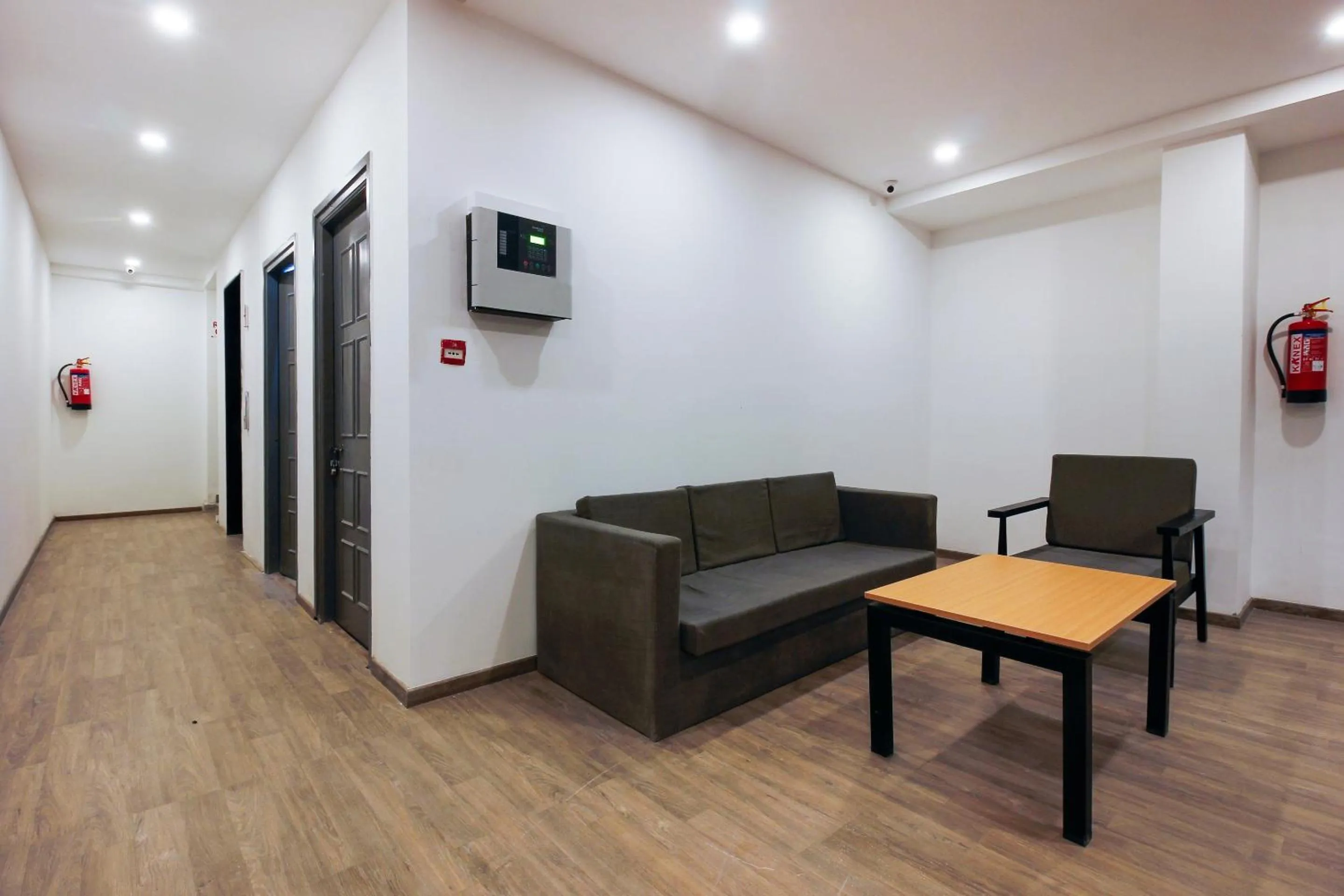 Lobby or reception in Super Townhouse RCC Elite